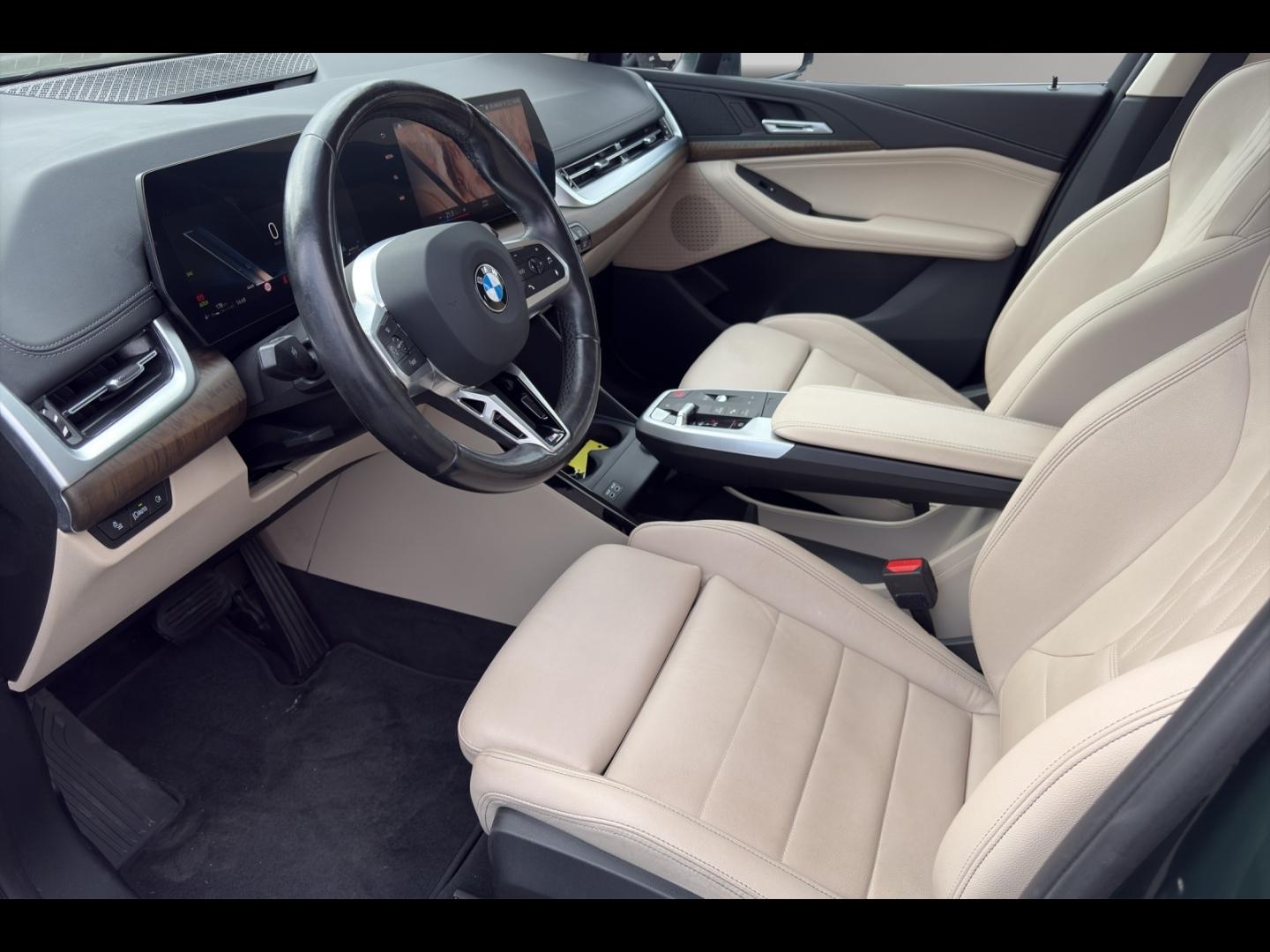 Image BMW Série 2 ActiveTourer 220i 170ch Luxury DKG7