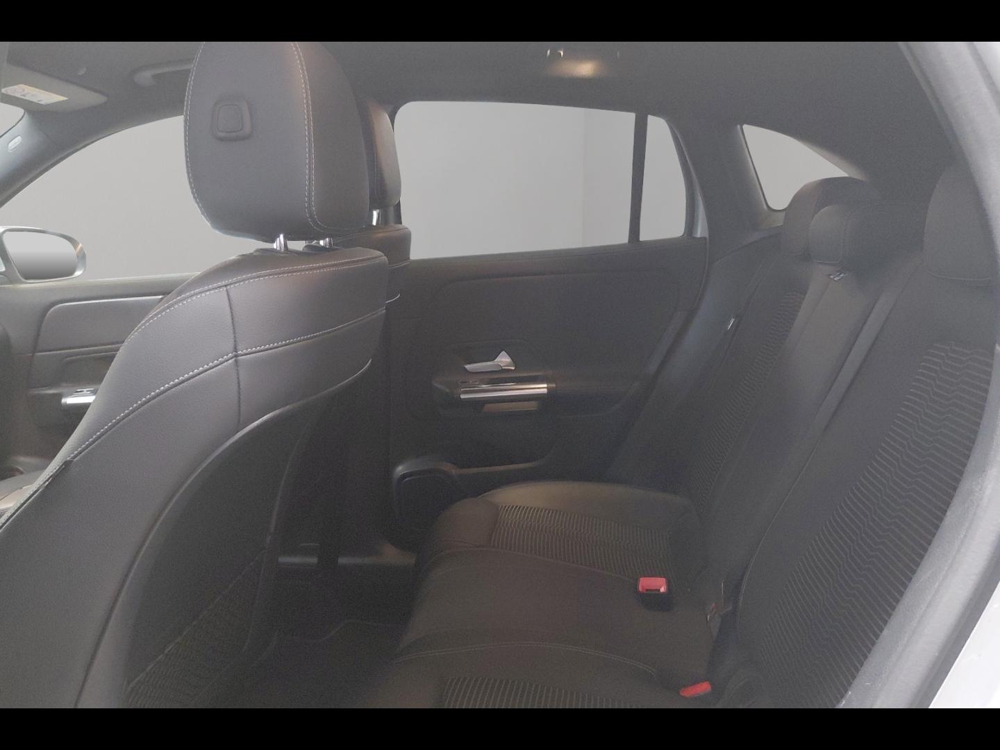 Image MERCEDES-BENZ GLA 200 d 150ch Progressive Line 8G-DCT