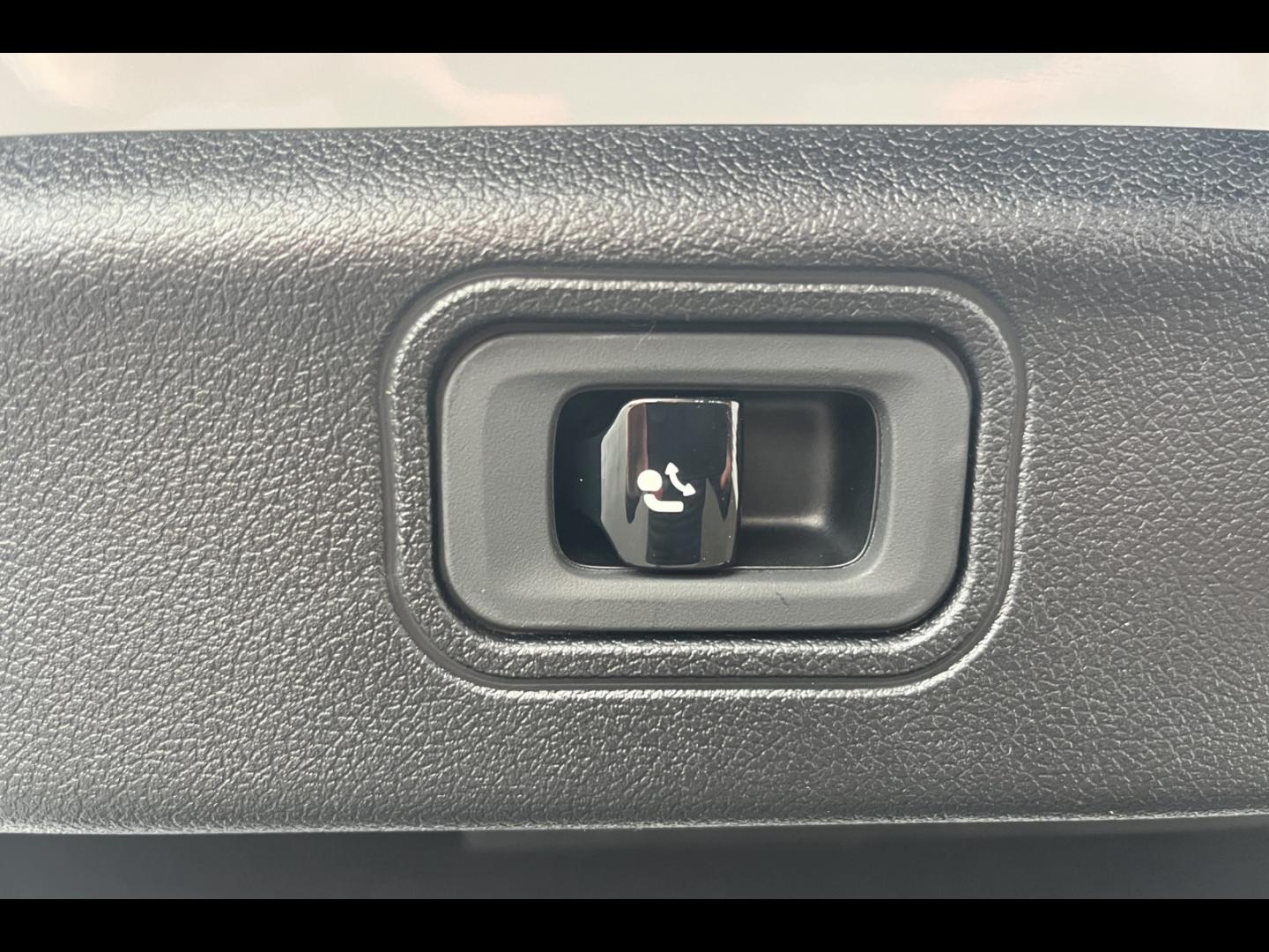 Image MERCEDES-BENZ Classe C 400 489ch 94,5kWh AMG Line 4Matic