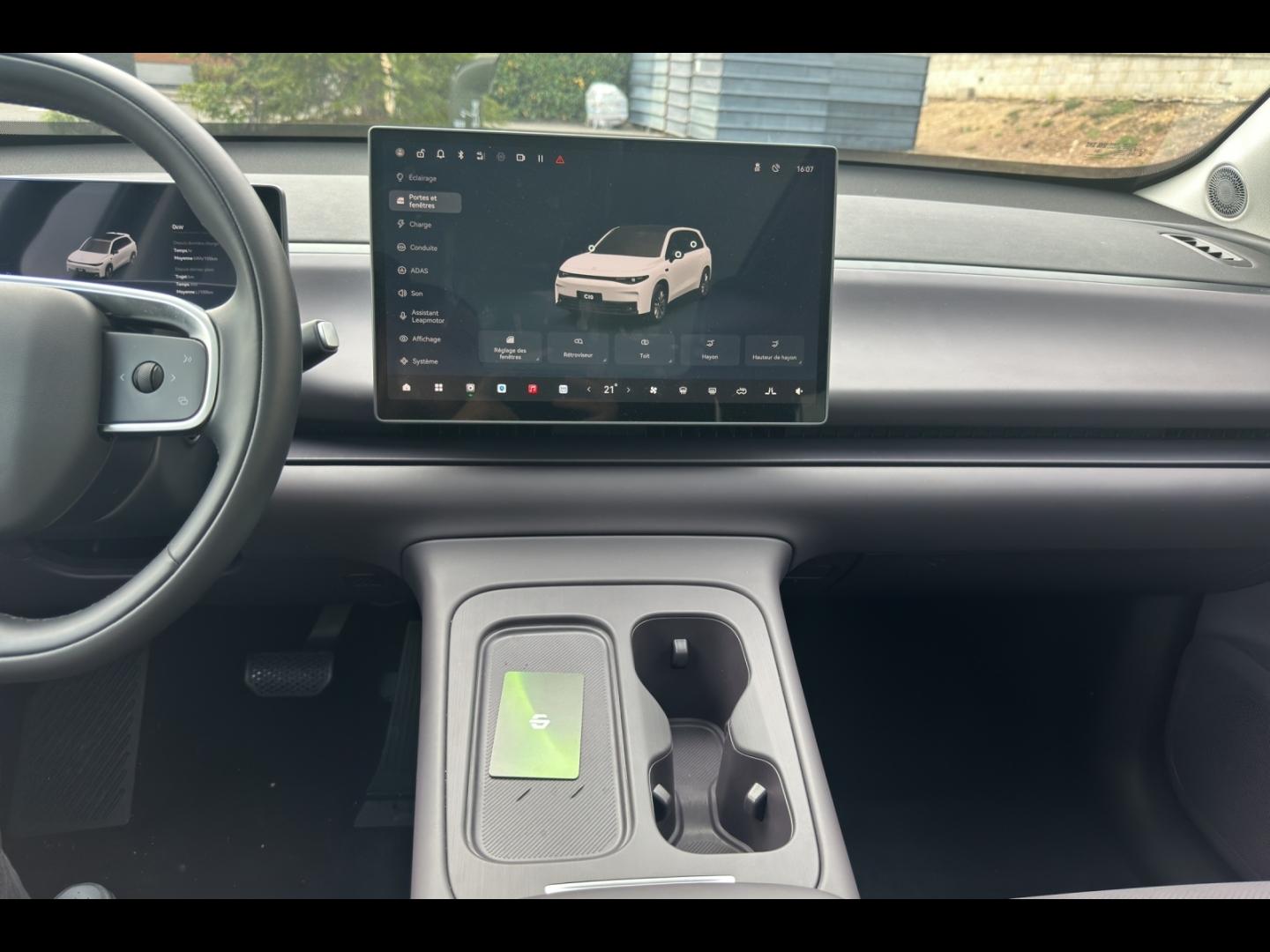 Image LEAPMOTOR C10 REEV 215ch 28,4 kWh Design MY25