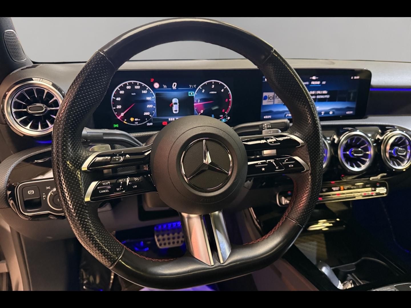 Image MERCEDES-BENZ Classe A Berline 200 d 150ch AMG Line 8G-DCT