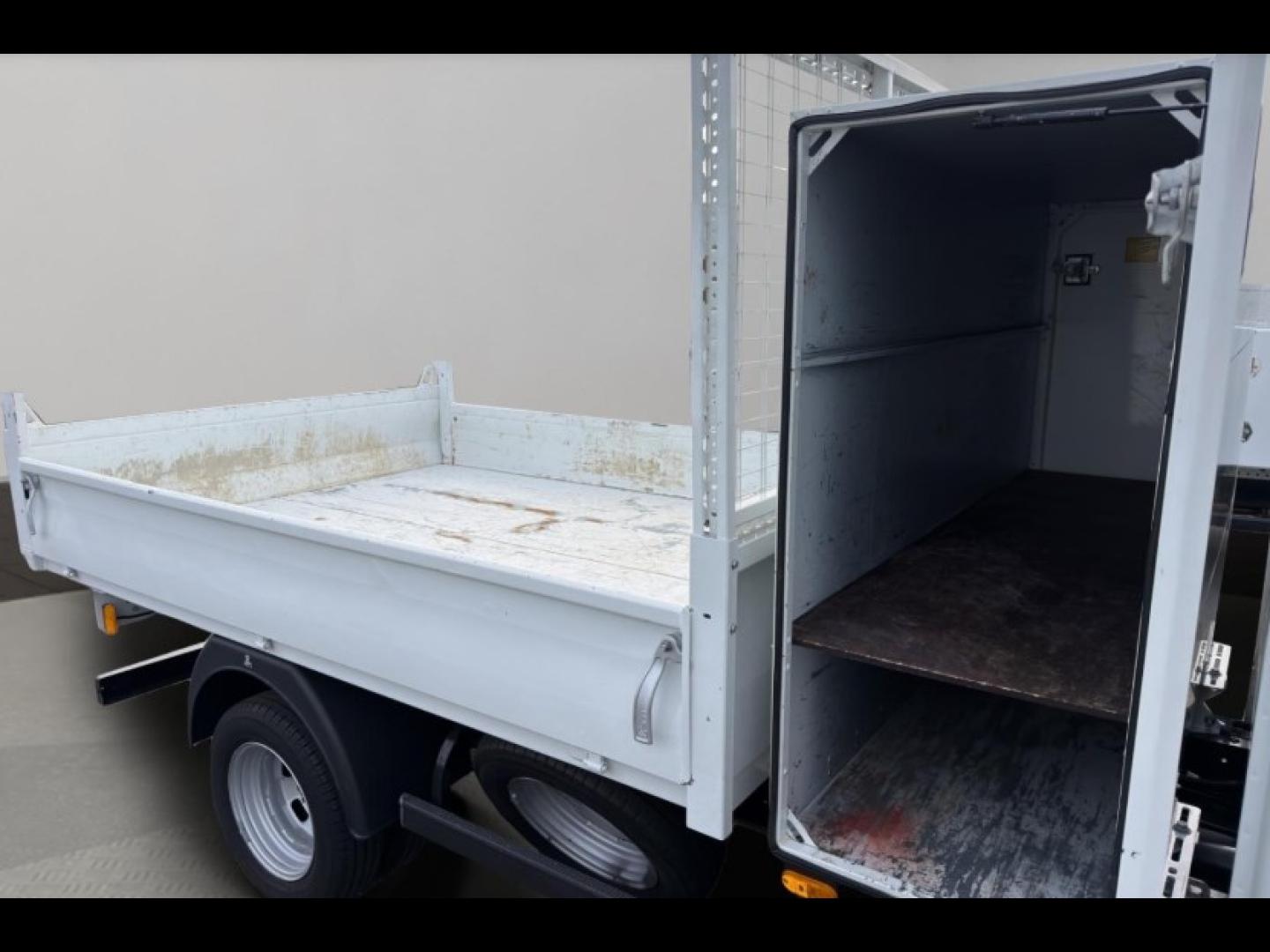 Image IVECO Daily CCb 35-160H / 3.0 160CH / BENNE & COFFRE / 35C16 / 2024 /