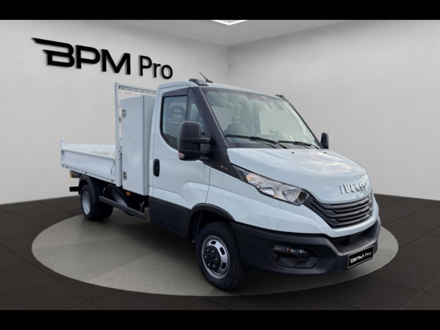 Image IVECO Daily CCb 35-160H / 3.0 160CH / BENNE & COFFRE / 35C16 / 2024 /