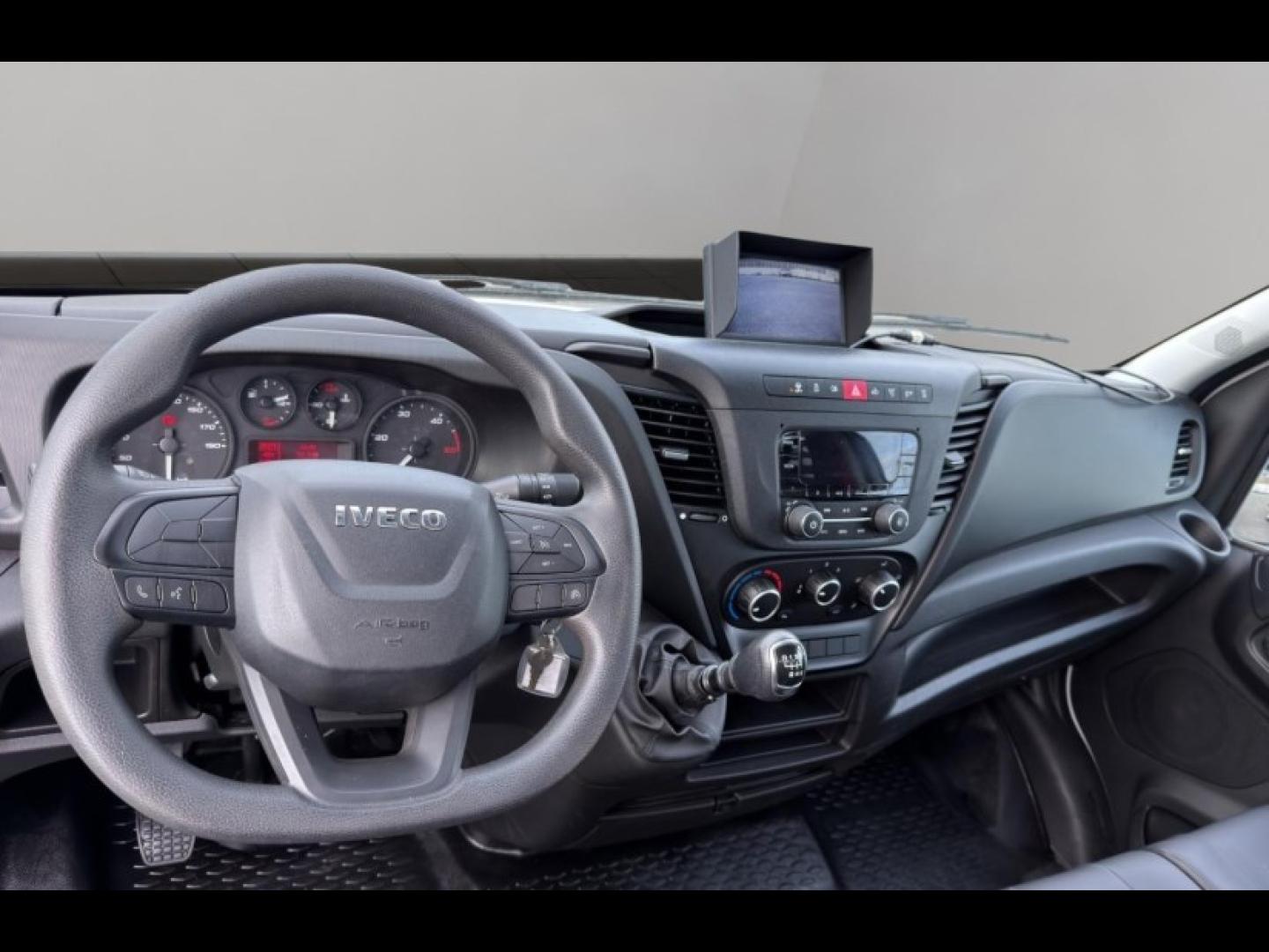 Image IVECO Daily CCb 35-160H / 3.0 160CH / BENNE & COFFRE / 35C16 / 2024 /
