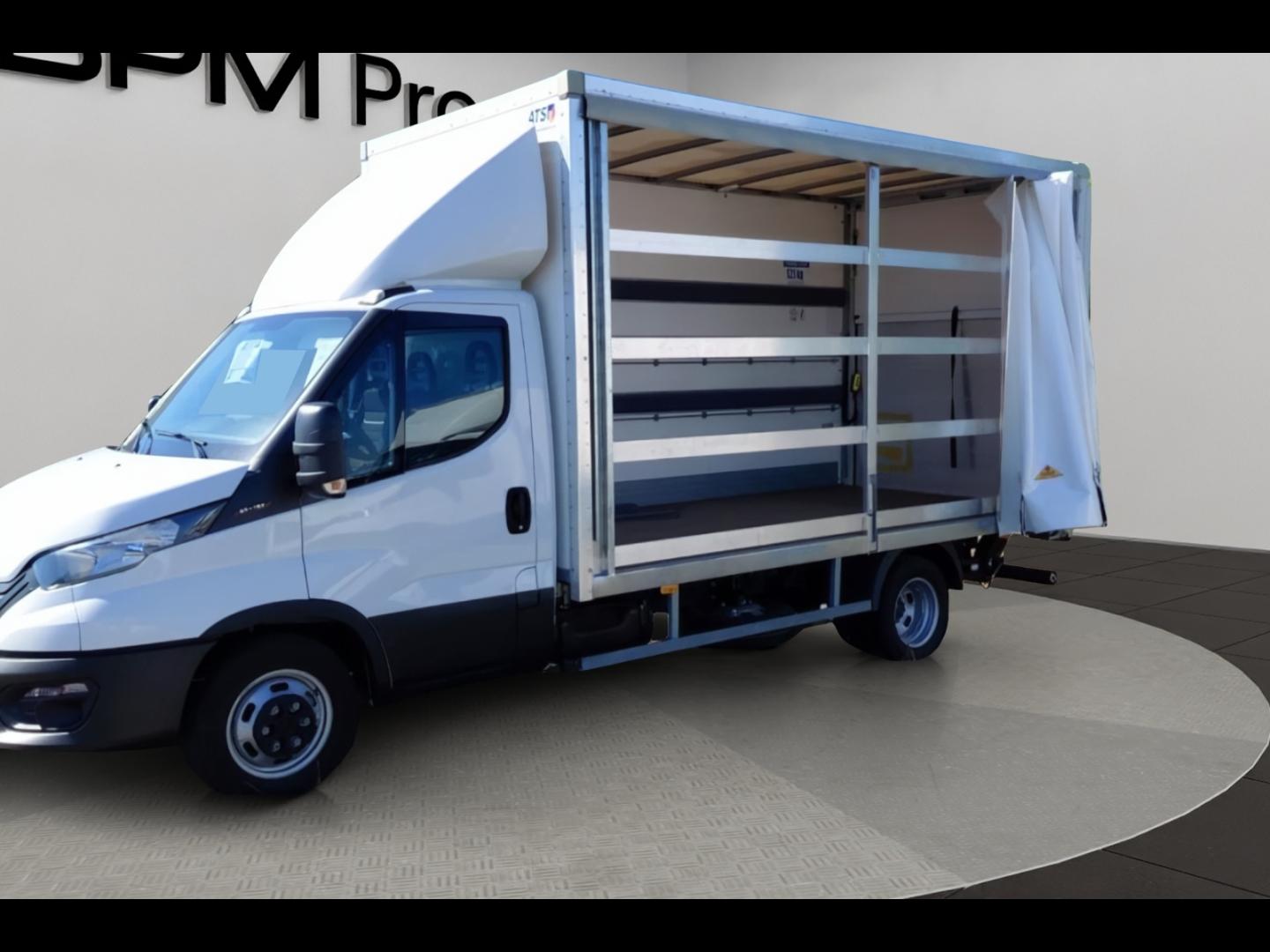 Photo IVECO Daily CCb 35-160H / 3.0 160CH / CAISSE & HAYON / 35C16 / 2024 /