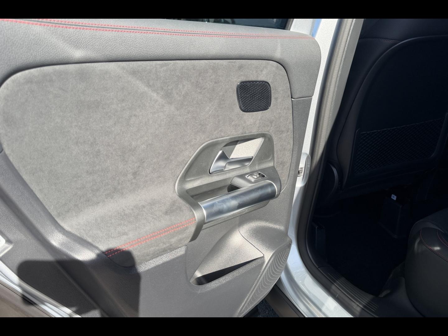 Image MERCEDES-BENZ GLA 200 d 150ch AMG Line 8G-DCT