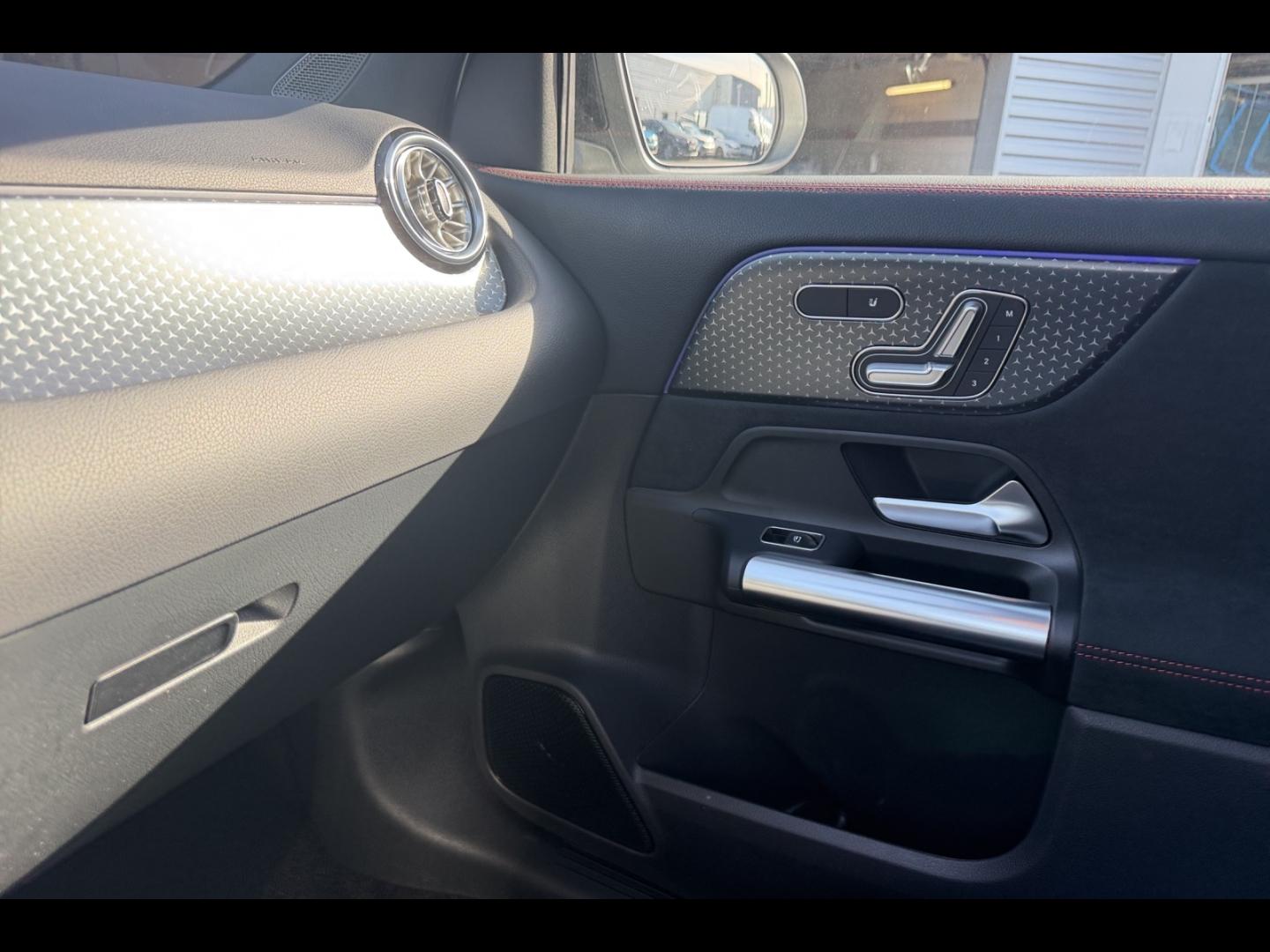 Image MERCEDES-BENZ GLA 200 d 150ch AMG Line 8G-DCT