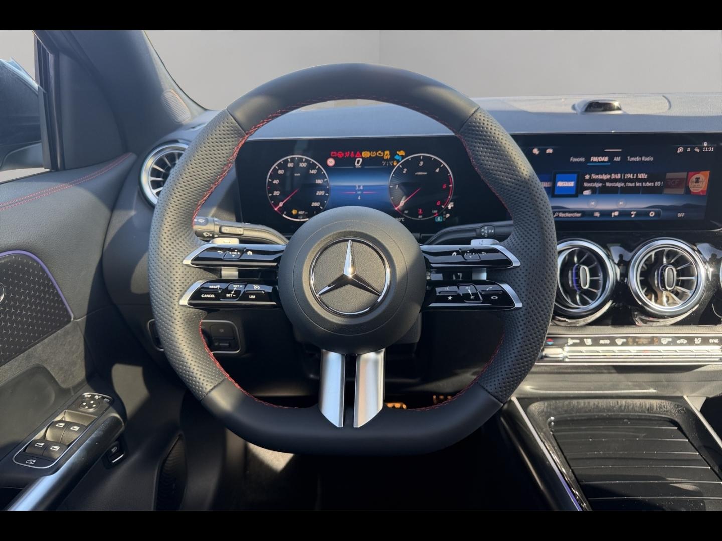 Image MERCEDES-BENZ GLA 200 d 150ch AMG Line 8G-DCT