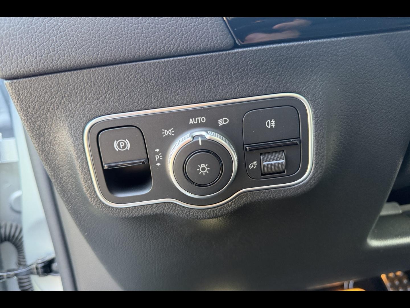 Image MERCEDES-BENZ GLA 200 d 150ch AMG Line 8G-DCT