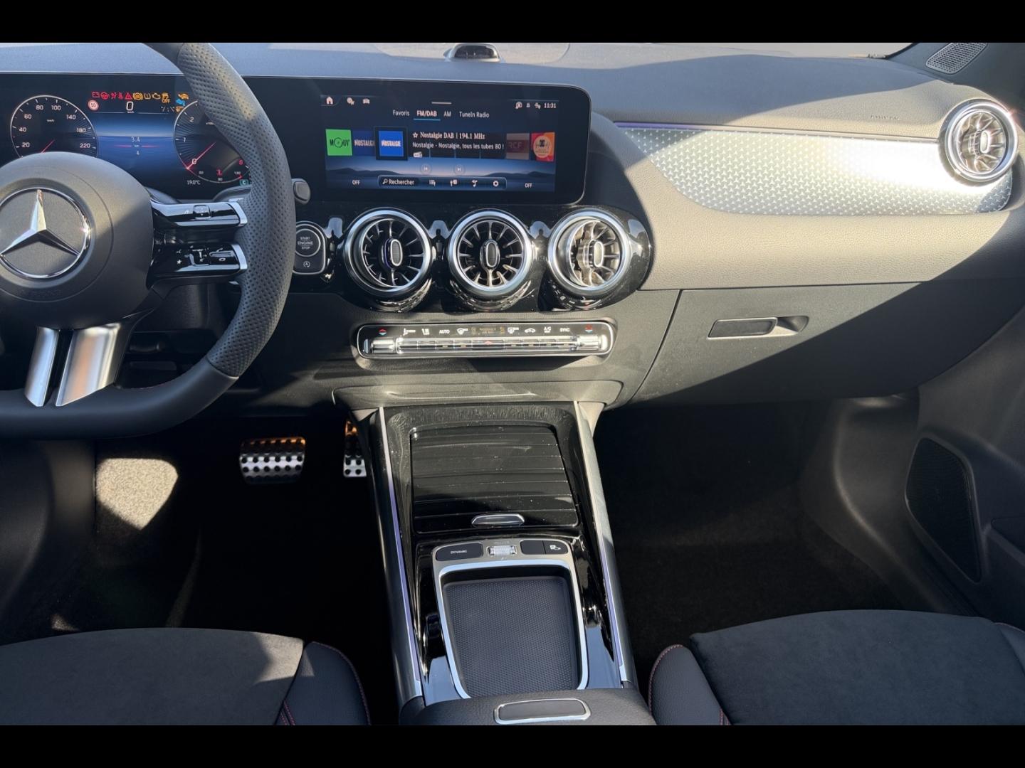 Image MERCEDES-BENZ GLA 200 d 150ch AMG Line 8G-DCT
