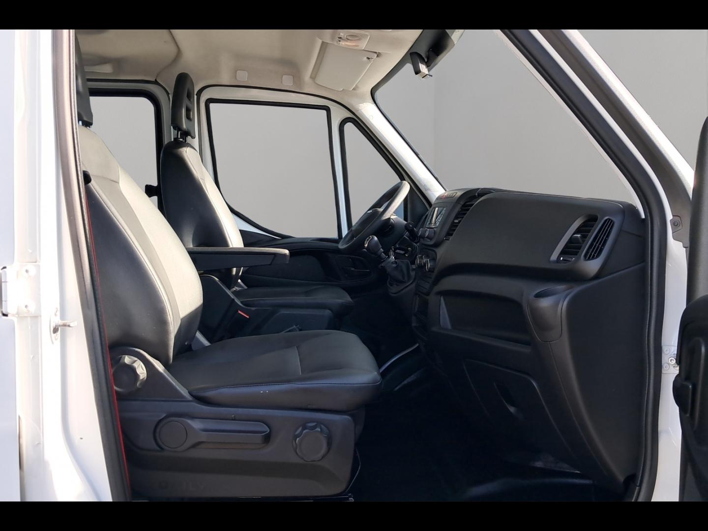 Image IVECO Daily CCb 35C16H3.0 D empattement 4100