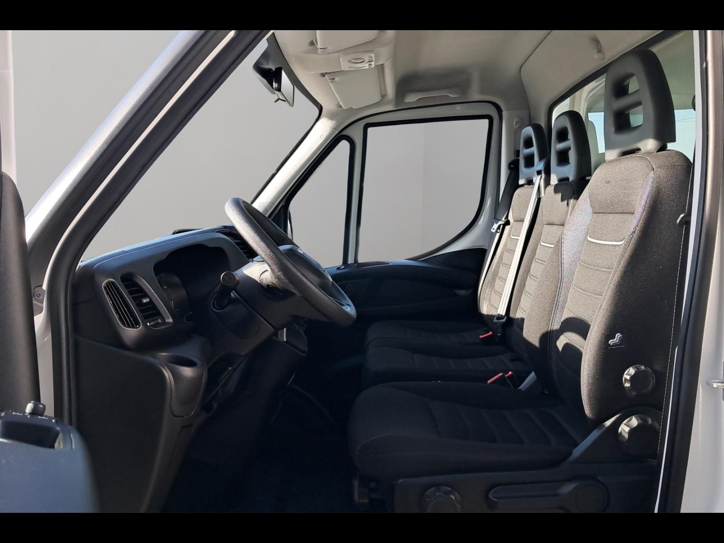 Image IVECO Daily CCb 35C16H empattement 4100 3.0