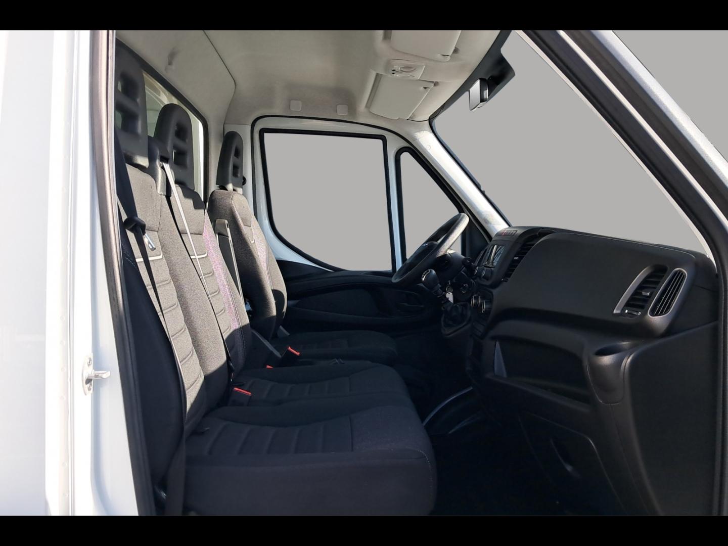 Image IVECO Daily CCb 35C16H empattement 4100 3.0
