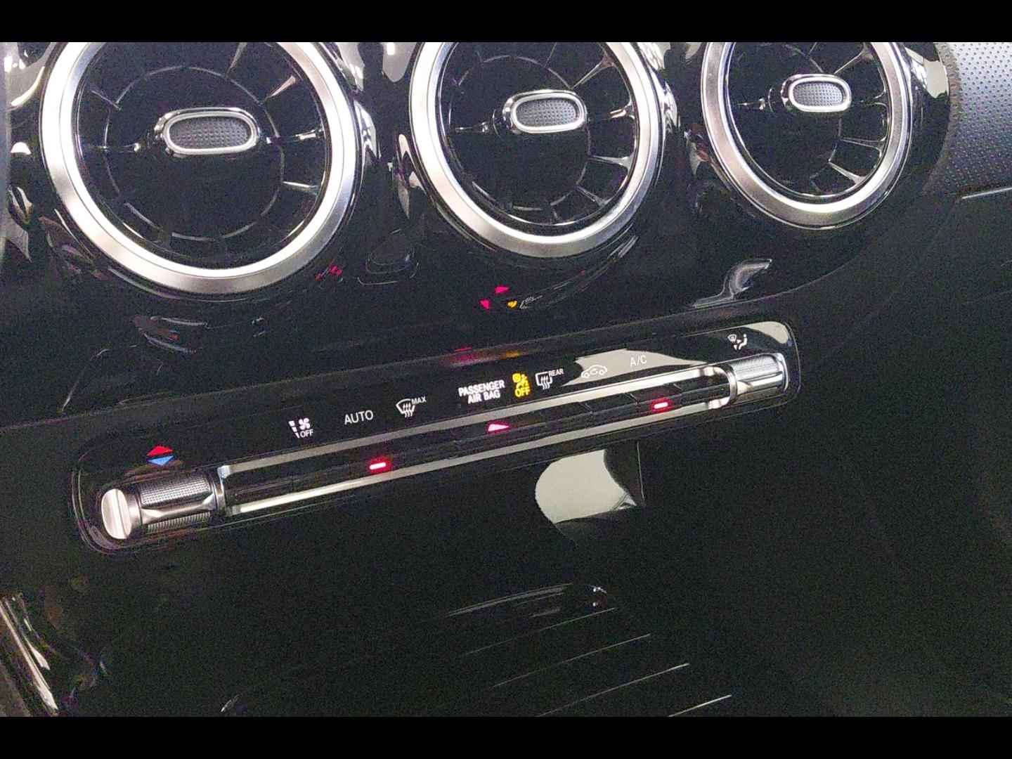 Image MERCEDES-BENZ Classe A 180 d 116ch Business Line 8G-DCT