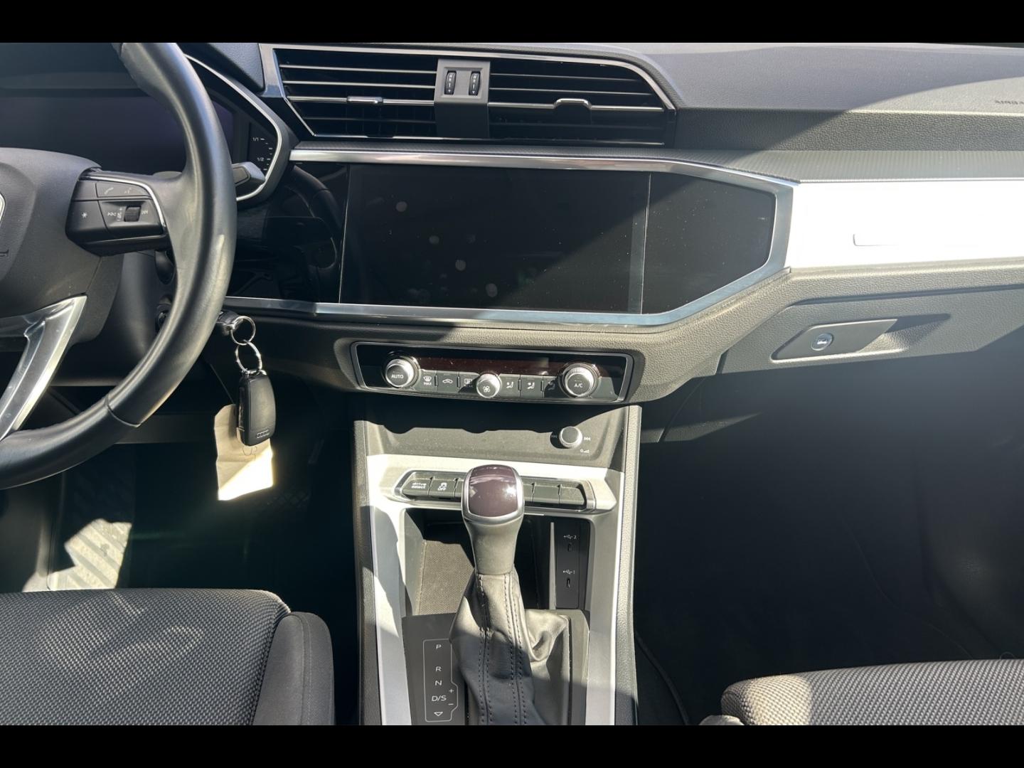 Image AUDI Q3 35 TFSI 150ch Design S tronic 7