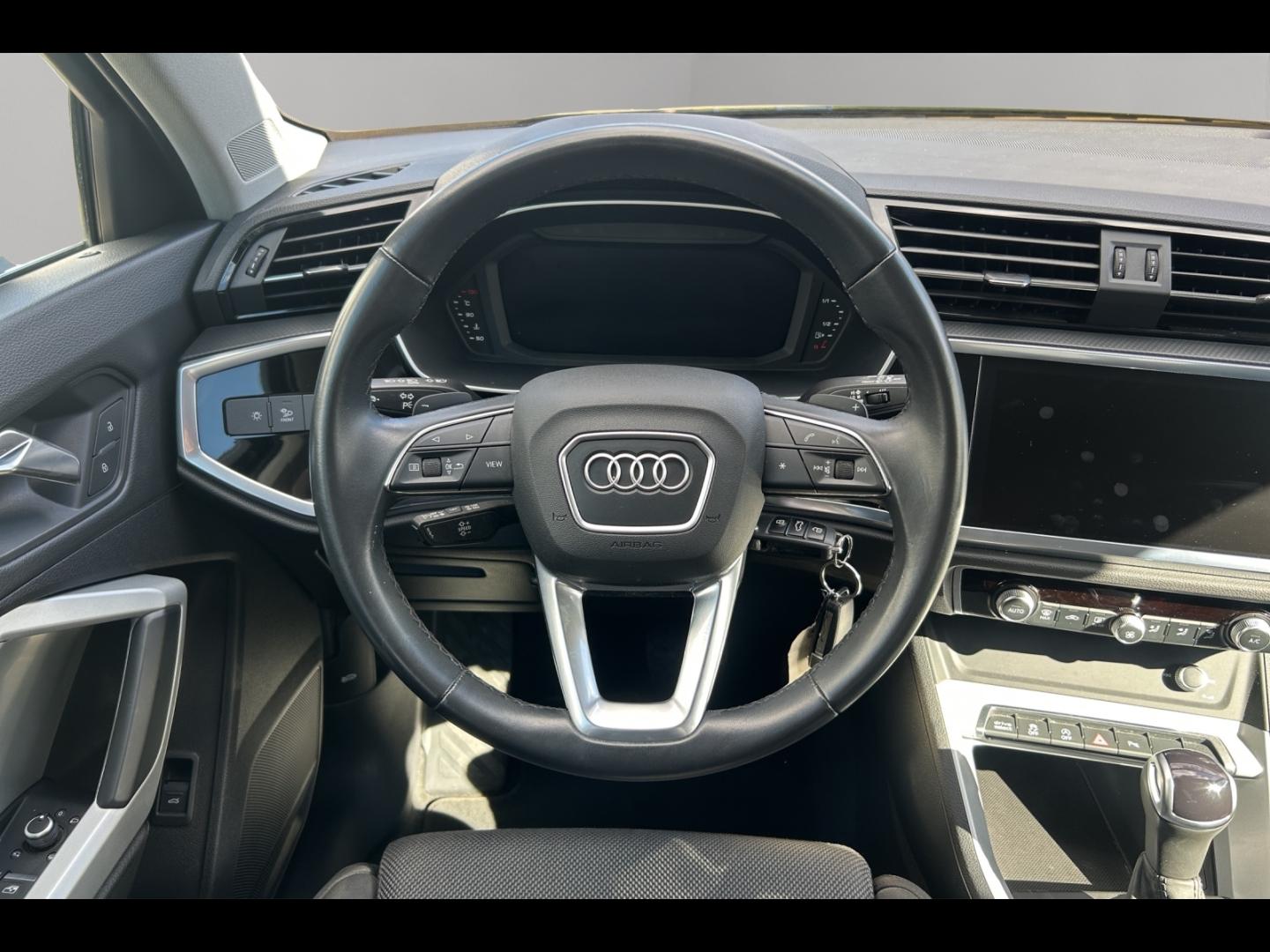 Image AUDI Q3 35 TFSI 150ch Design S tronic 7
