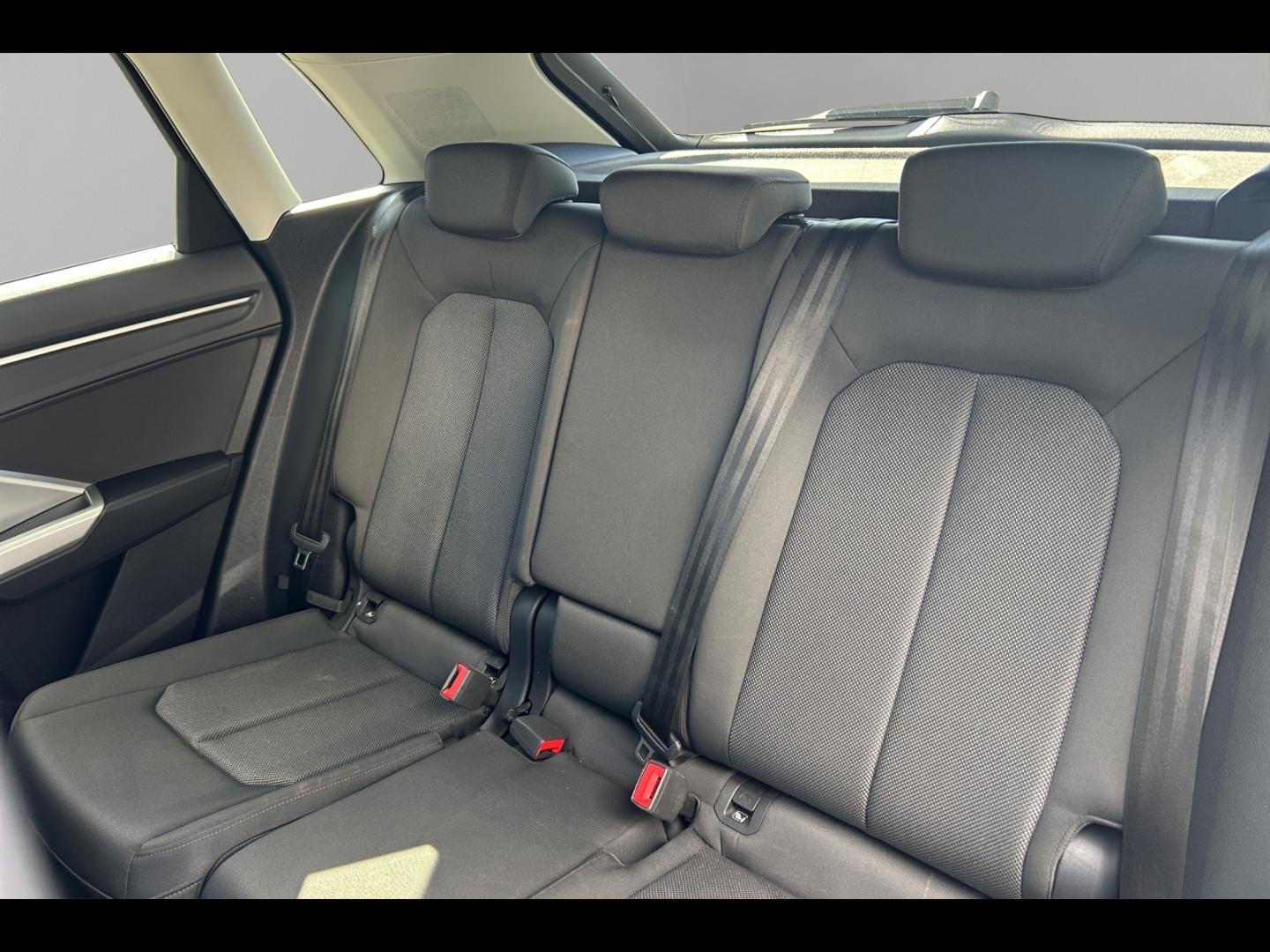 Image AUDI Q3 35 TFSI 150ch Design S tronic 7