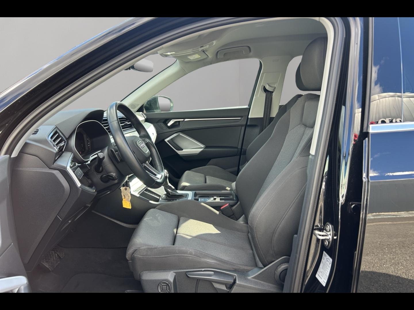 Image AUDI Q3 35 TFSI 150ch Design S tronic 7