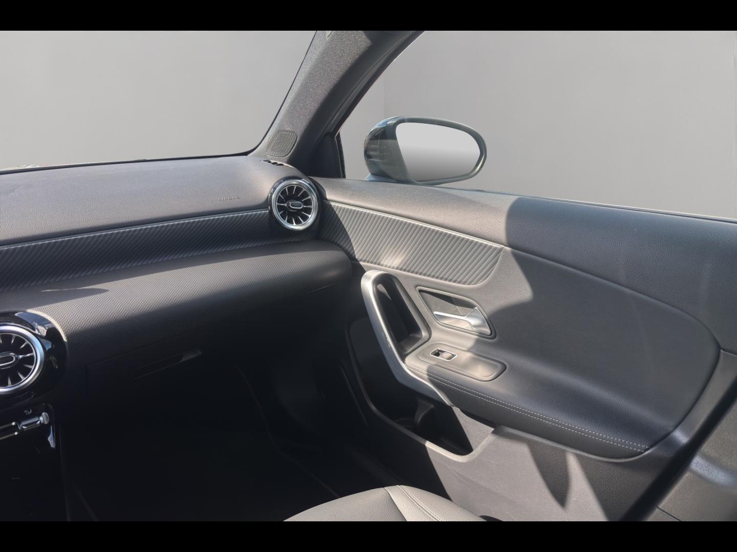 Image MERCEDES-BENZ Classe A 180 d 116ch Progressive Line 8G-DCT