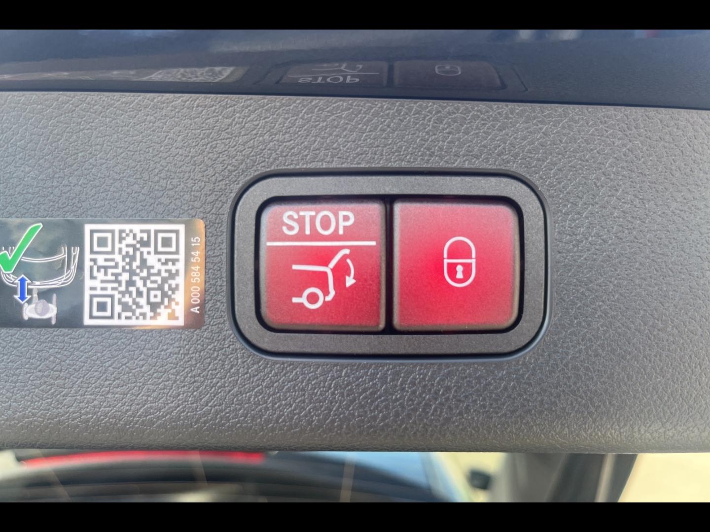 Image MERCEDES-BENZ Classe E Break 300 d e Hybrid EQ 197+129ch AMG Line+ 9G-Tronic