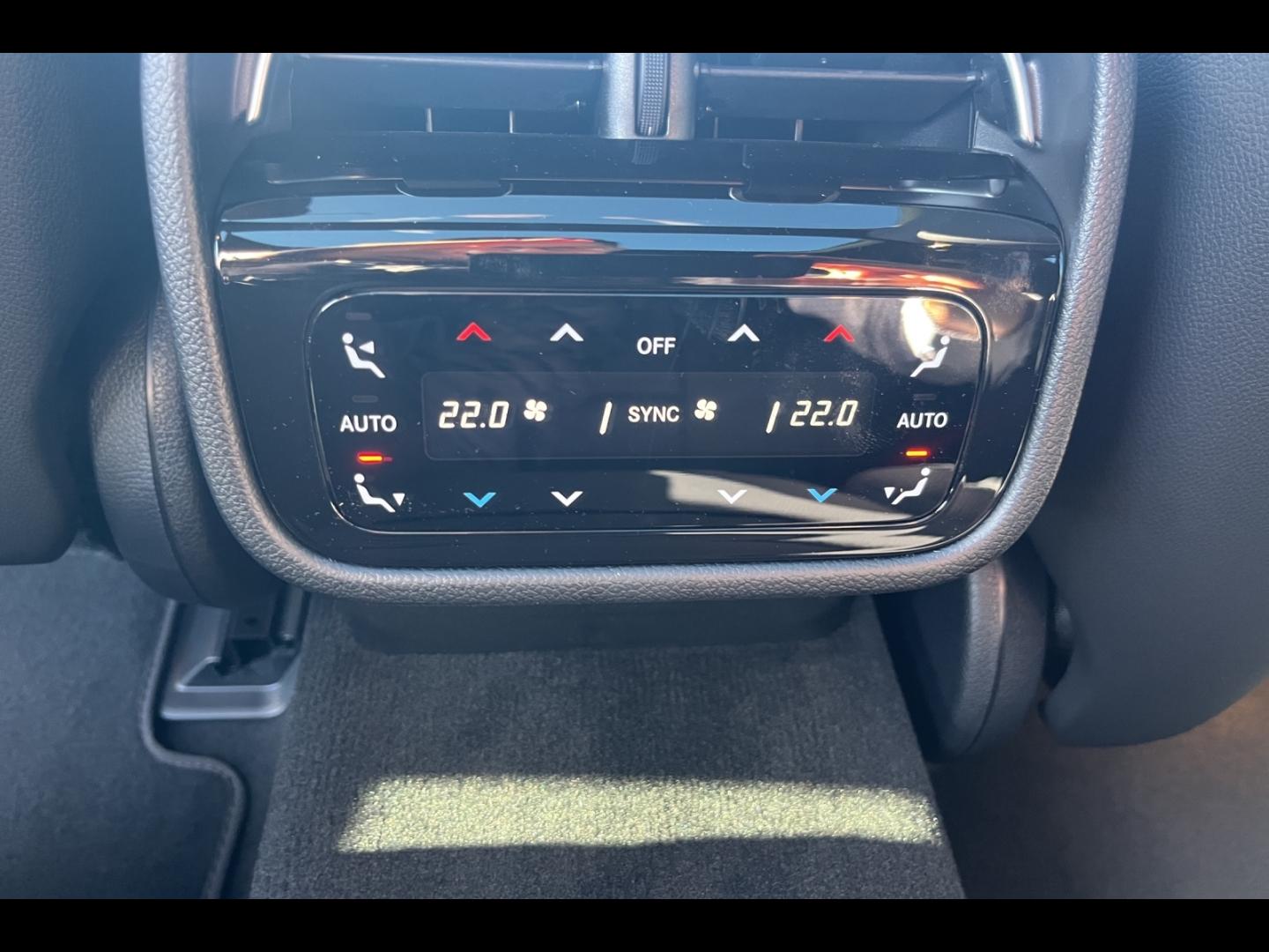 Image MERCEDES-BENZ Classe E Break 300 d e Hybrid EQ 197+129ch AMG Line+ 9G-Tronic