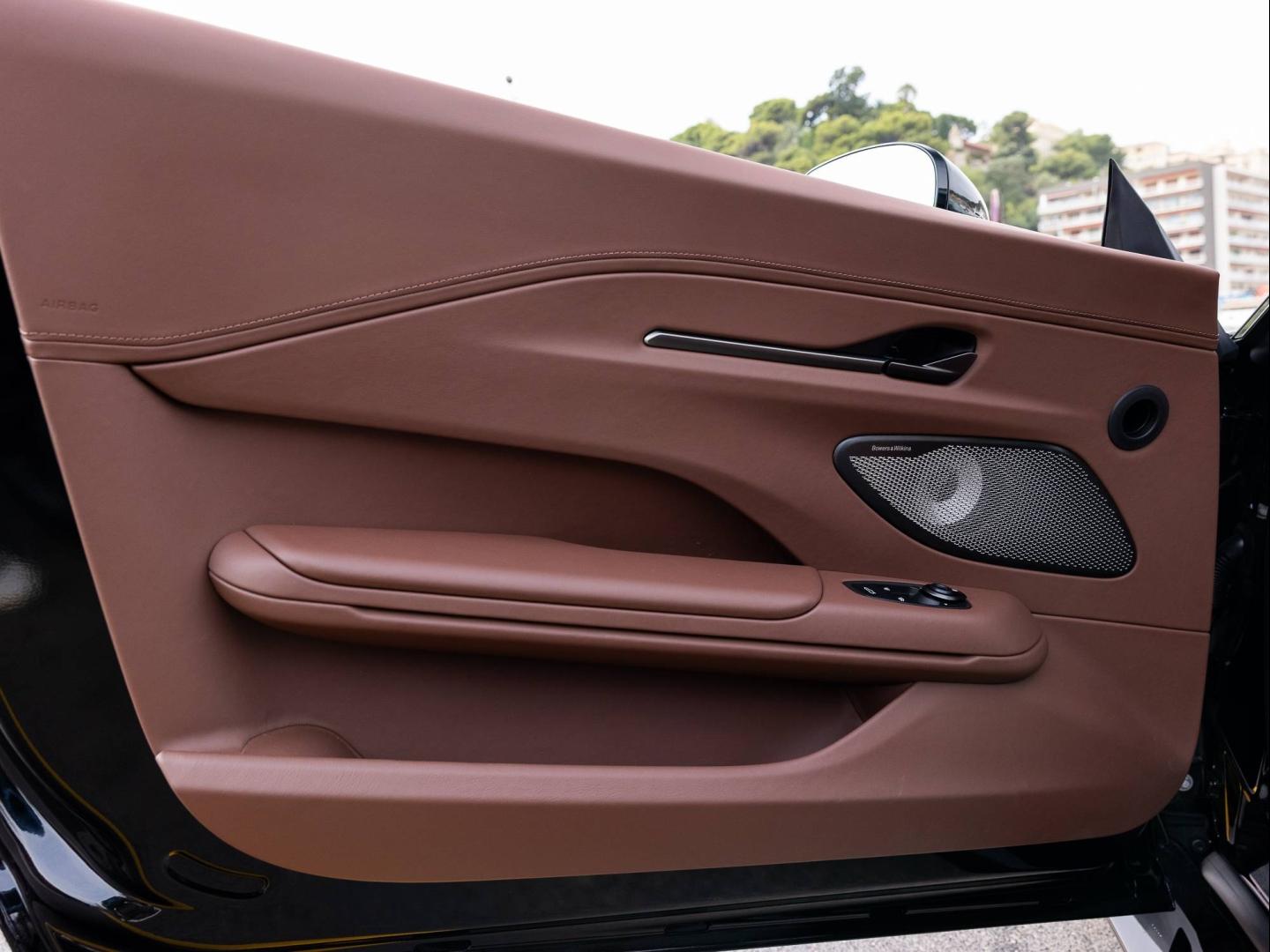 Image ASTON MARTIN VANTAGE S ROADTSER V8 S