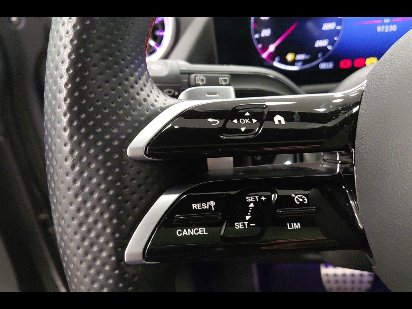 Image MERCEDES-BENZ GLA 200 d 150ch AMG Line 8G-DCT