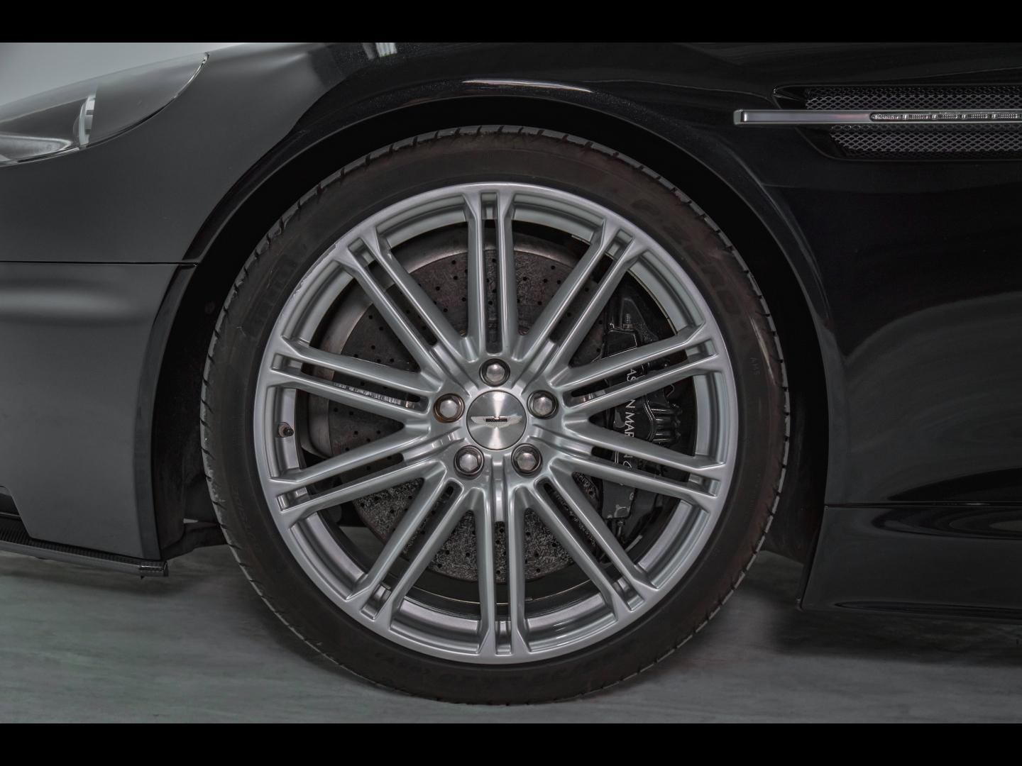 Image ASTON MARTIN DBS Coupé V12 5.9 Touchtronic2