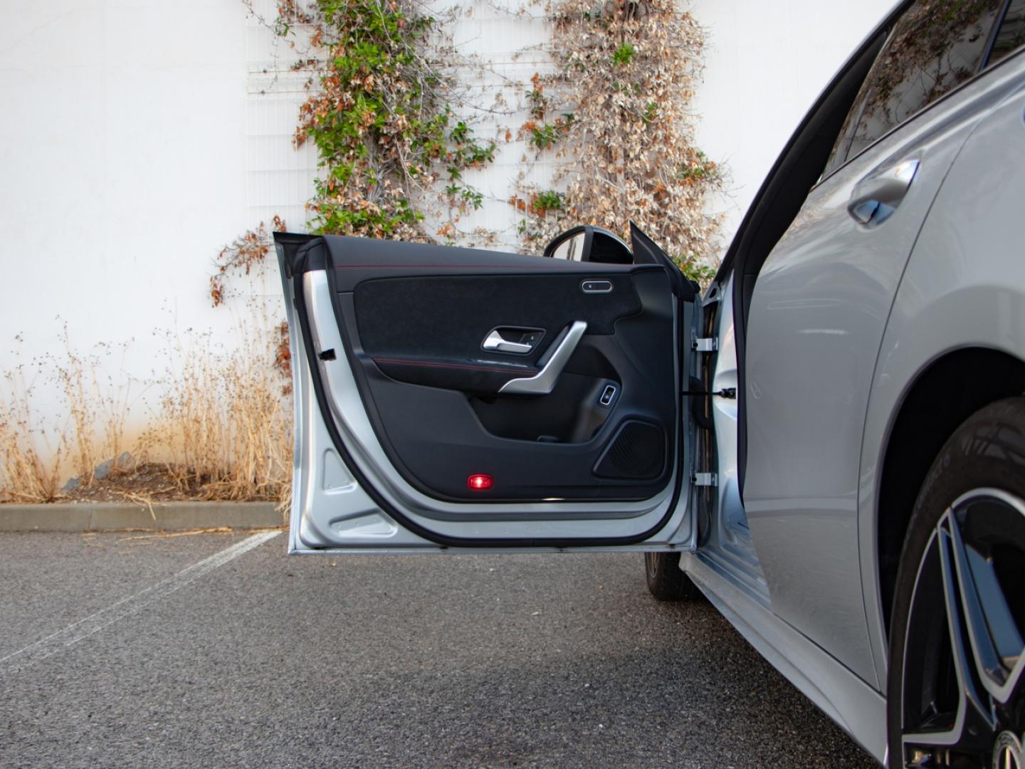 Image MERCEDES-BENZ CLA Shooting Brake 200 d 150ch AMG Line 8G-DCT