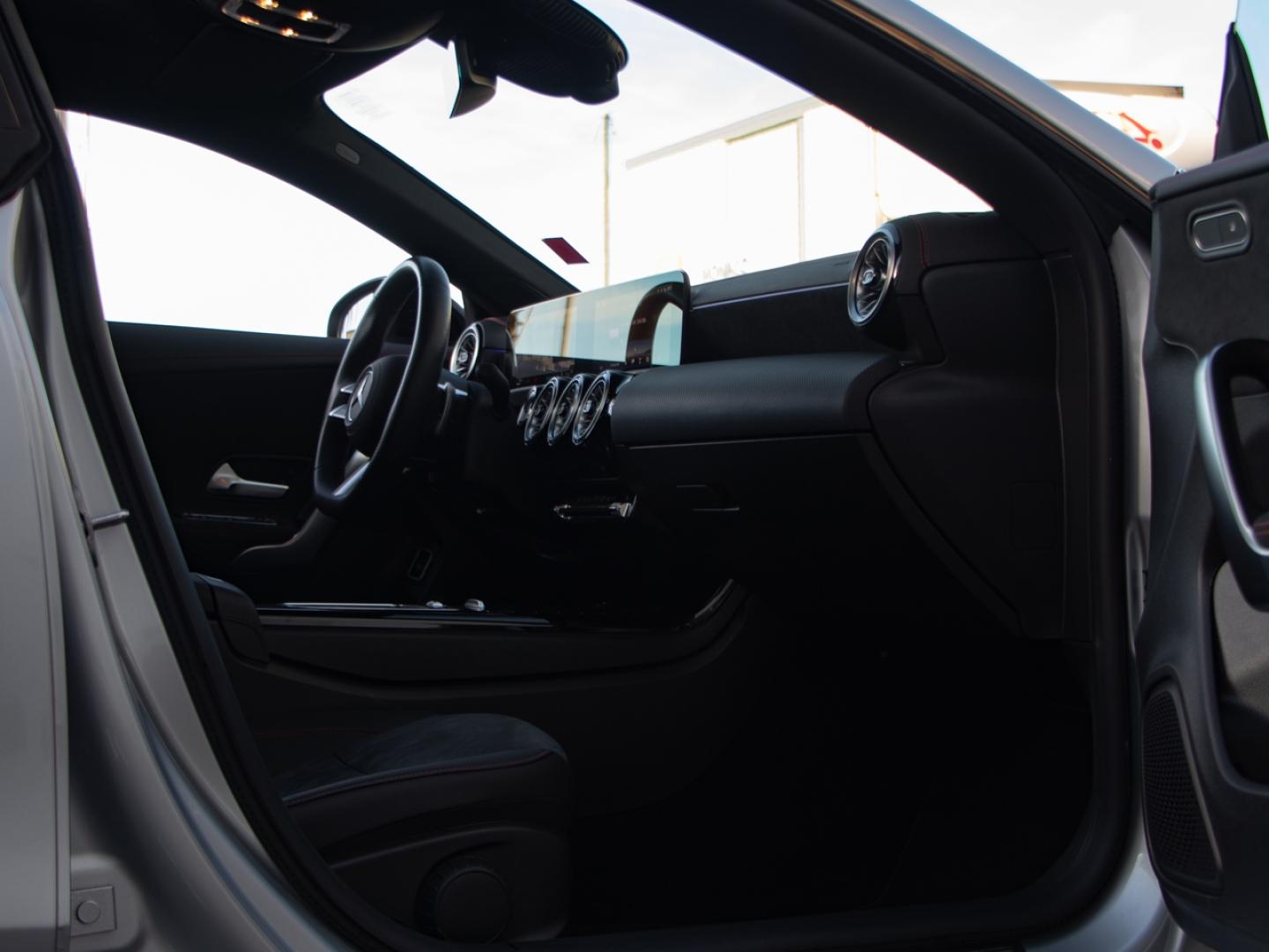 Image MERCEDES-BENZ CLA Shooting Brake 200 d 150ch AMG Line 8G-DCT