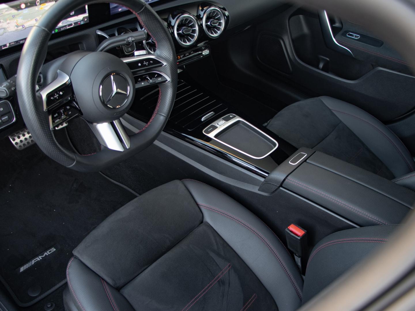 Image MERCEDES-BENZ CLA Shooting Brake 200 d 150ch AMG Line 8G-DCT