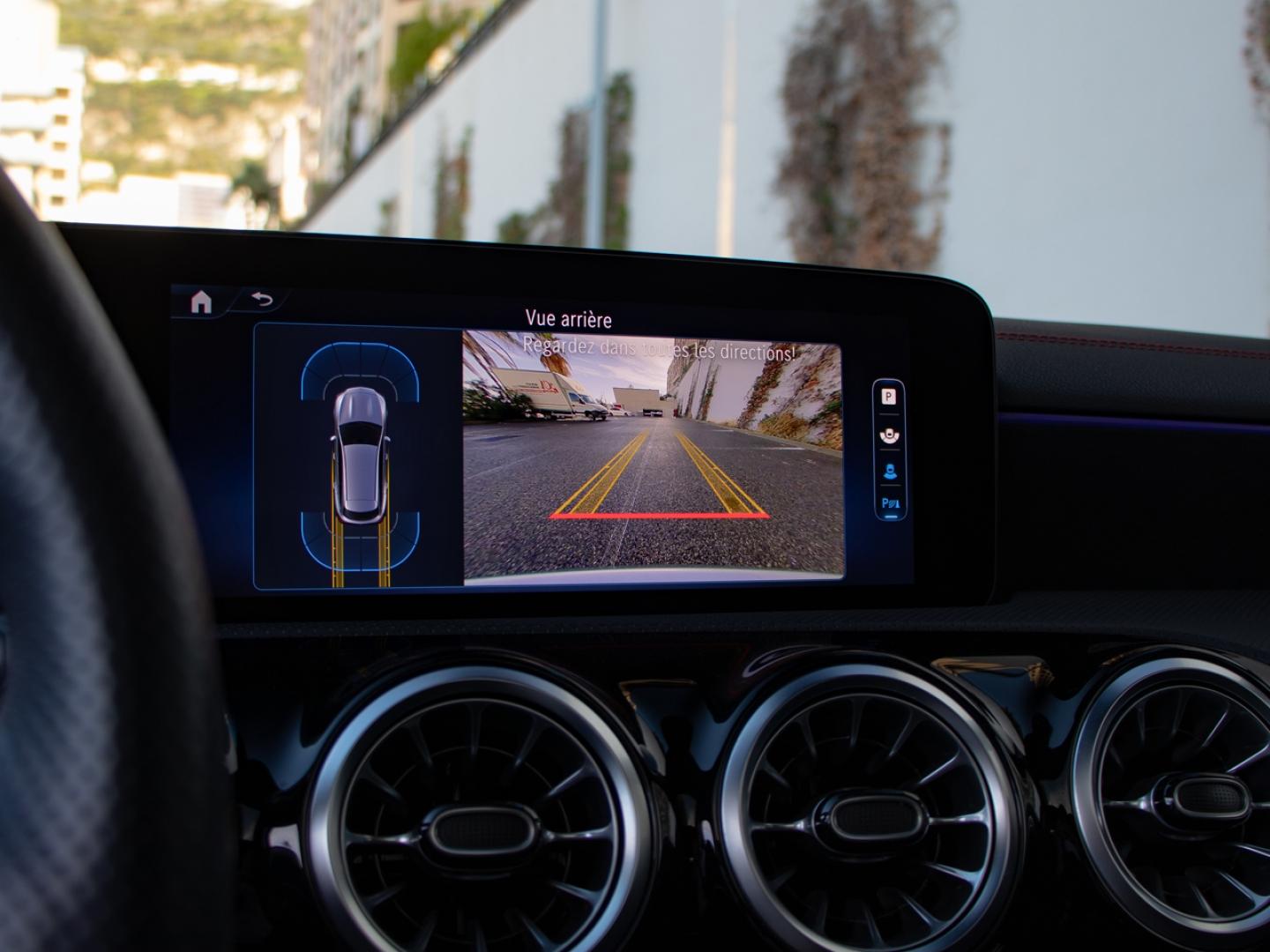 Image MERCEDES-BENZ CLA Shooting Brake 200 d 150ch AMG Line 8G-DCT