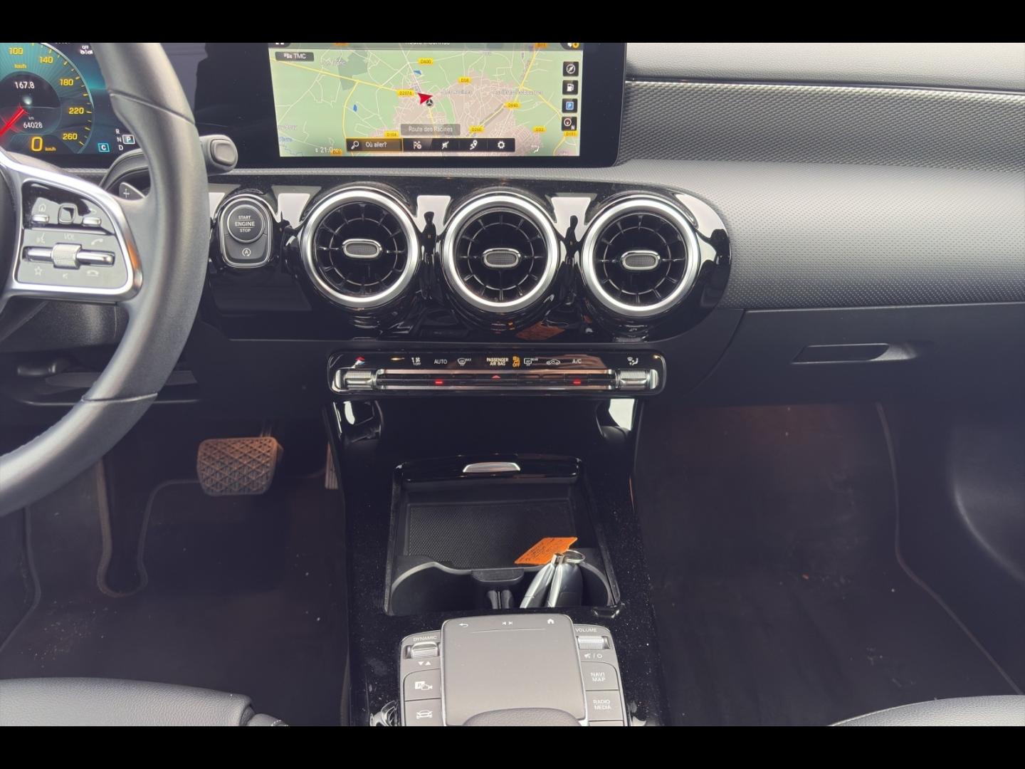 Image MERCEDES-BENZ Classe A 180 d 116ch Progressive Line 8G-DCT