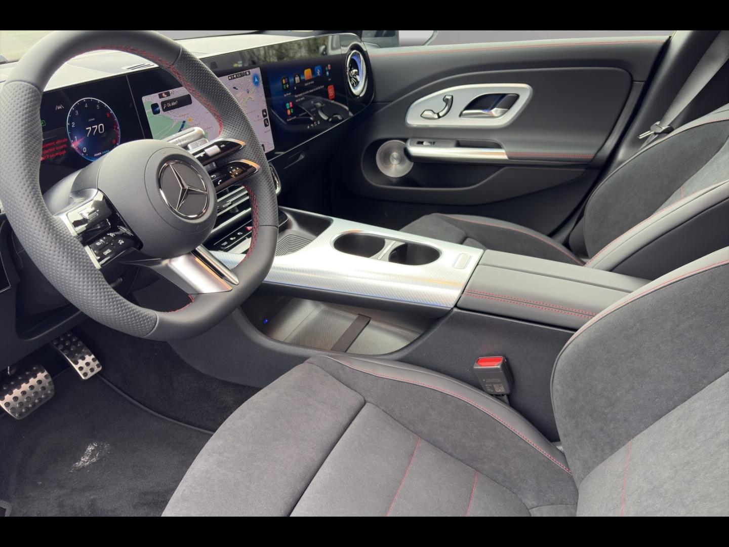 Image MERCEDES-BENZ CLA Shooting Brake 200 163+30ch AMG Line 8G-eDCT
