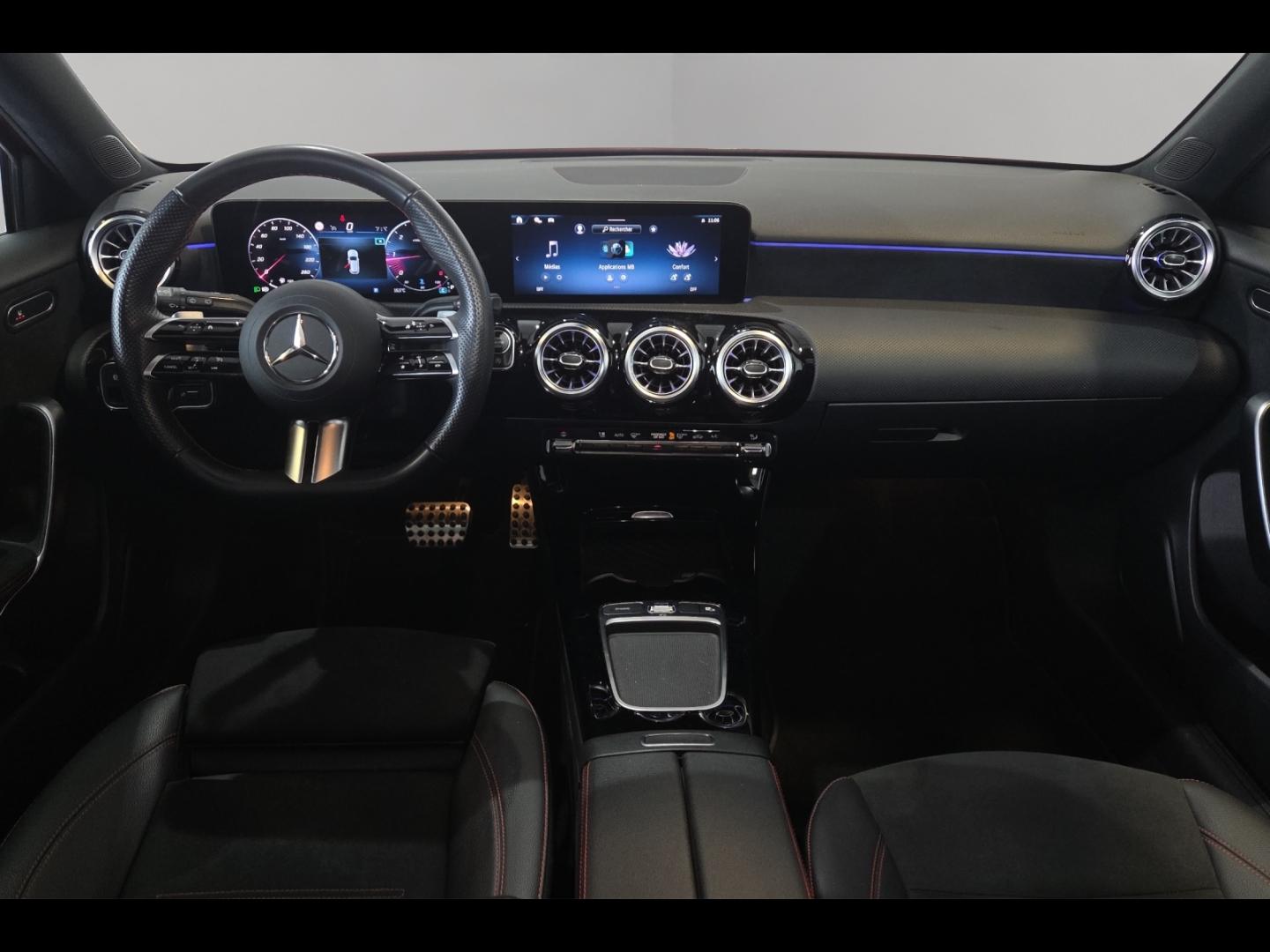 Image MERCEDES-BENZ Classe A 180 d 116ch AMG Line 8G-DCT