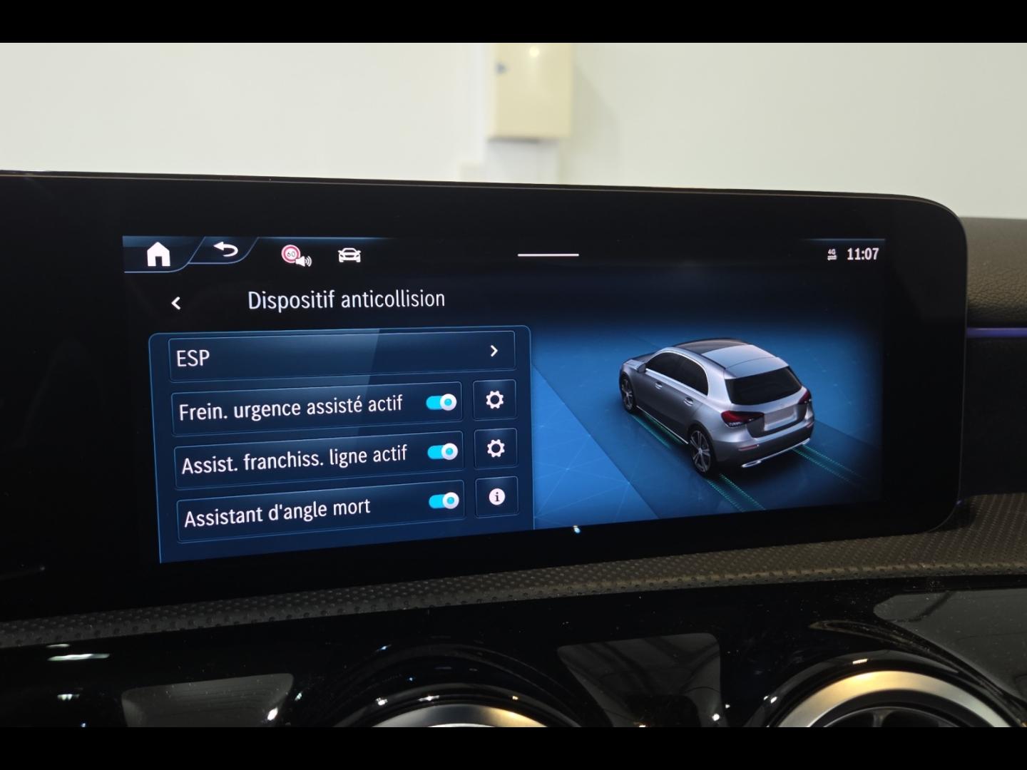 Image MERCEDES-BENZ Classe A 180 d 116ch AMG Line 8G-DCT
