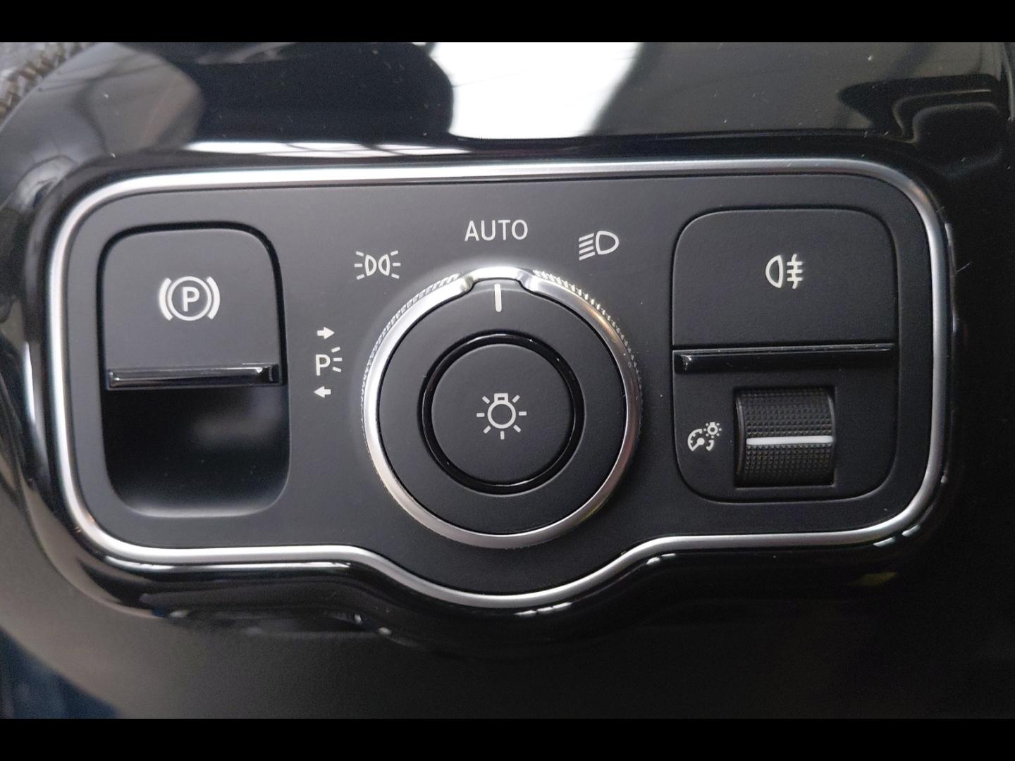 Image MERCEDES-BENZ Classe A 250 e 160+102ch Business Line 8G-DCT 8cv