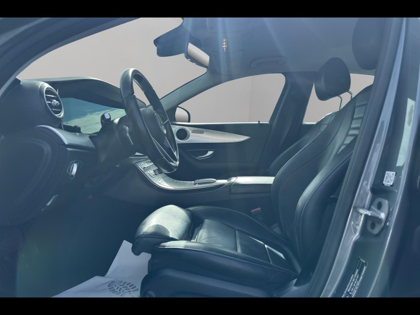Image MERCEDES-BENZ Classe E 220 d 194ch Avantgarde Line 9G-Tronic