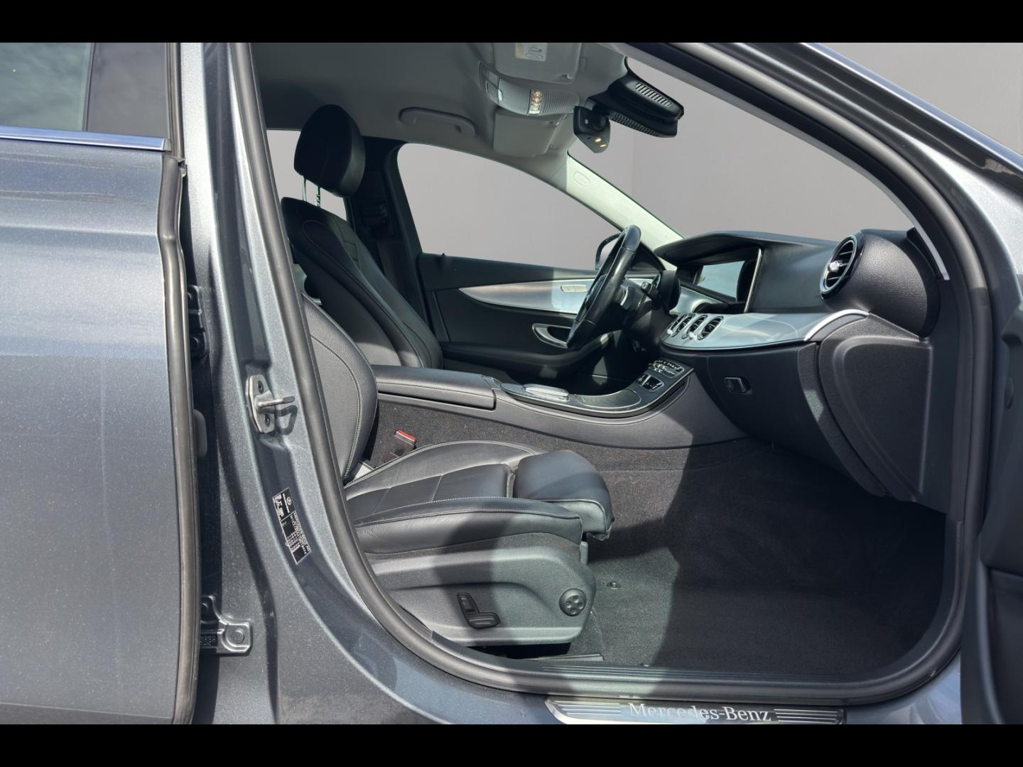 Image MERCEDES-BENZ Classe E 220 d 194ch Avantgarde Line 9G-Tronic