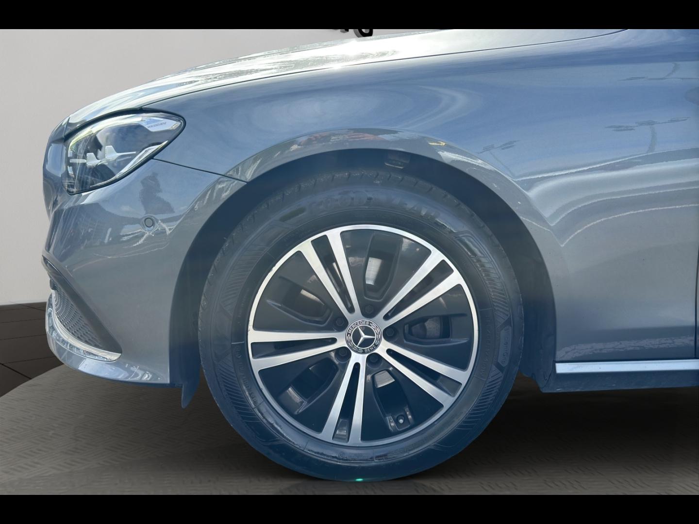 Image MERCEDES-BENZ Classe E 220 d 194ch Avantgarde Line 9G-Tronic