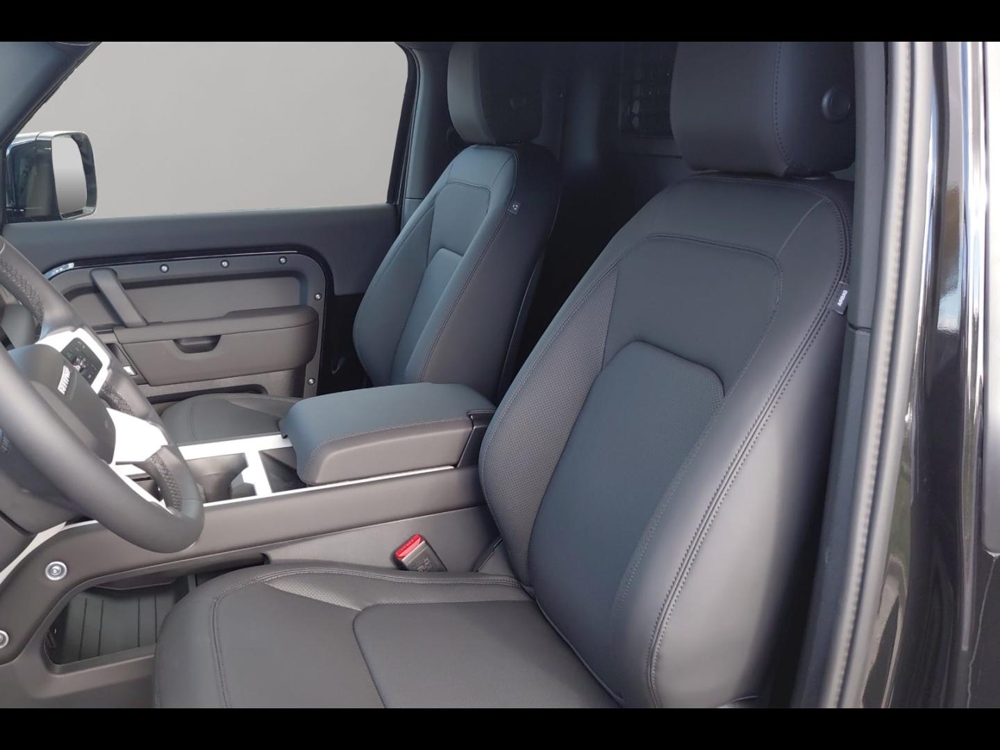 Image LAND-ROVER Defender 90 3.0 D250 Hard Top X-Dynamic SE