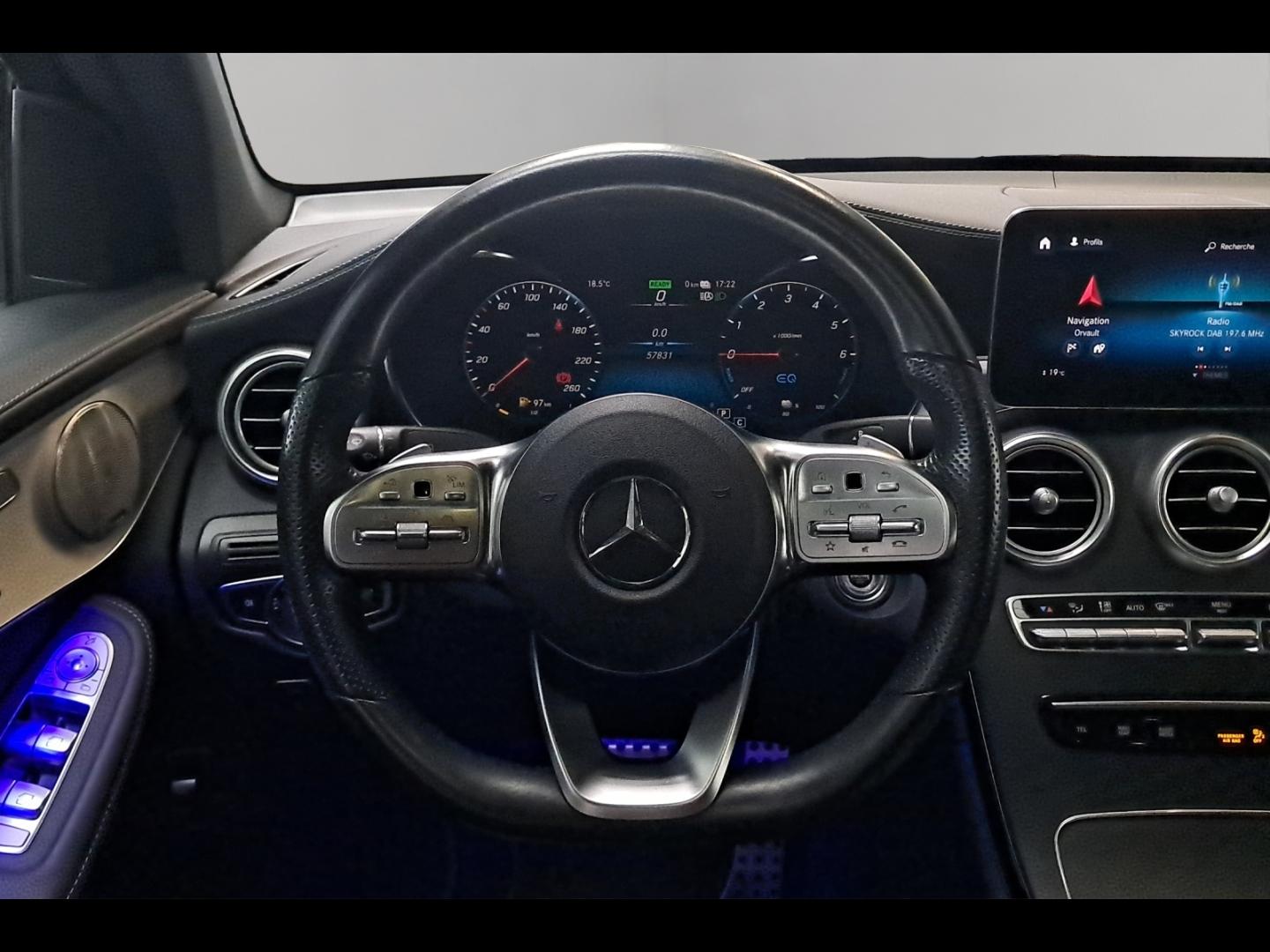 Image MERCEDES-BENZ GLC Coupé 300 de 194+122ch AMG Line 4Matic 9G-Tronic