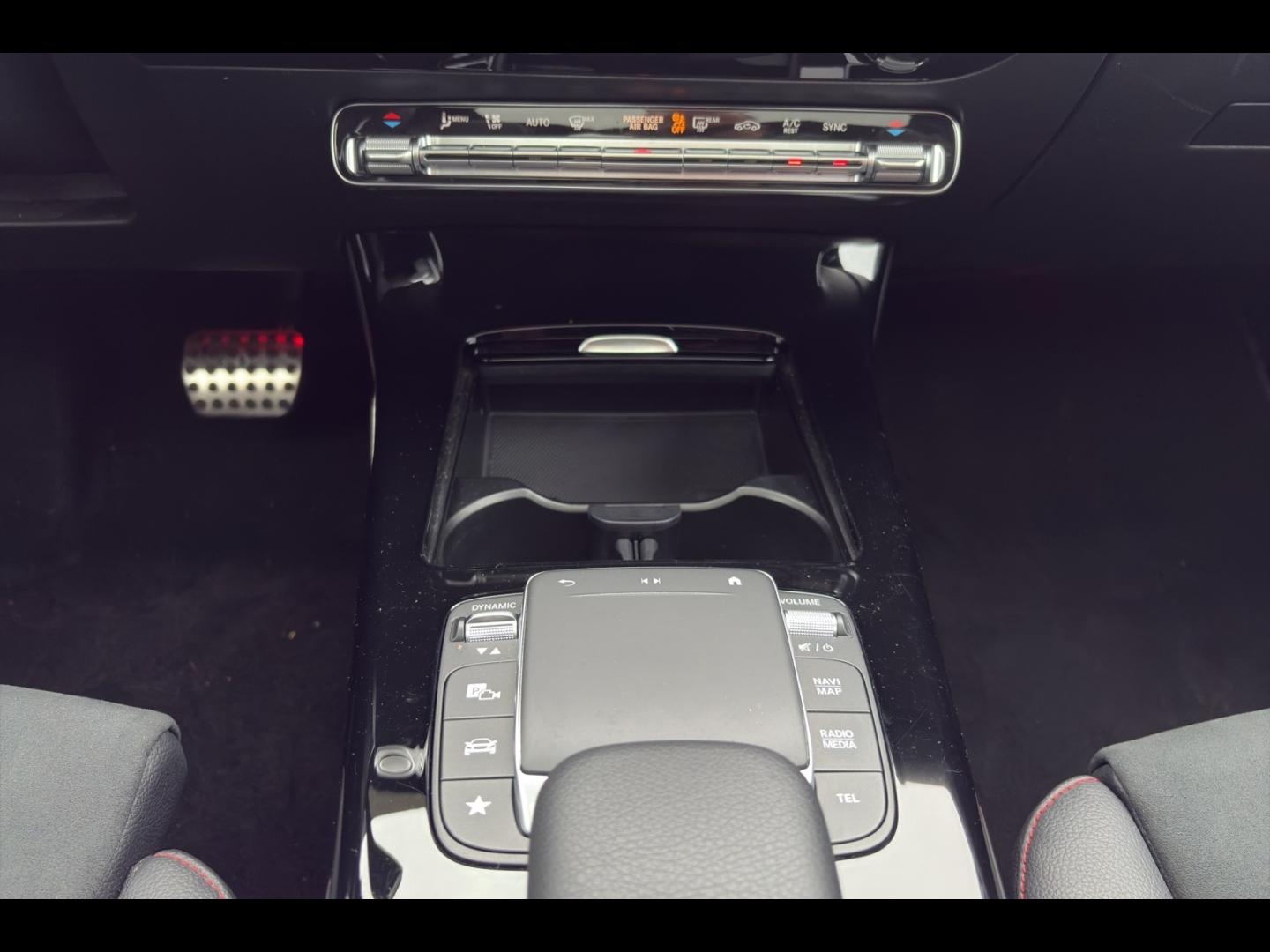 Image MERCEDES-BENZ CLA 200 d 150ch AMG Line 8G-DCT 8cv