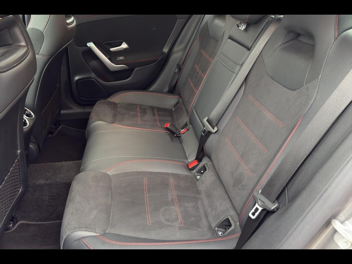 Image MERCEDES-BENZ CLA 200 d 150ch AMG Line 8G-DCT 8cv