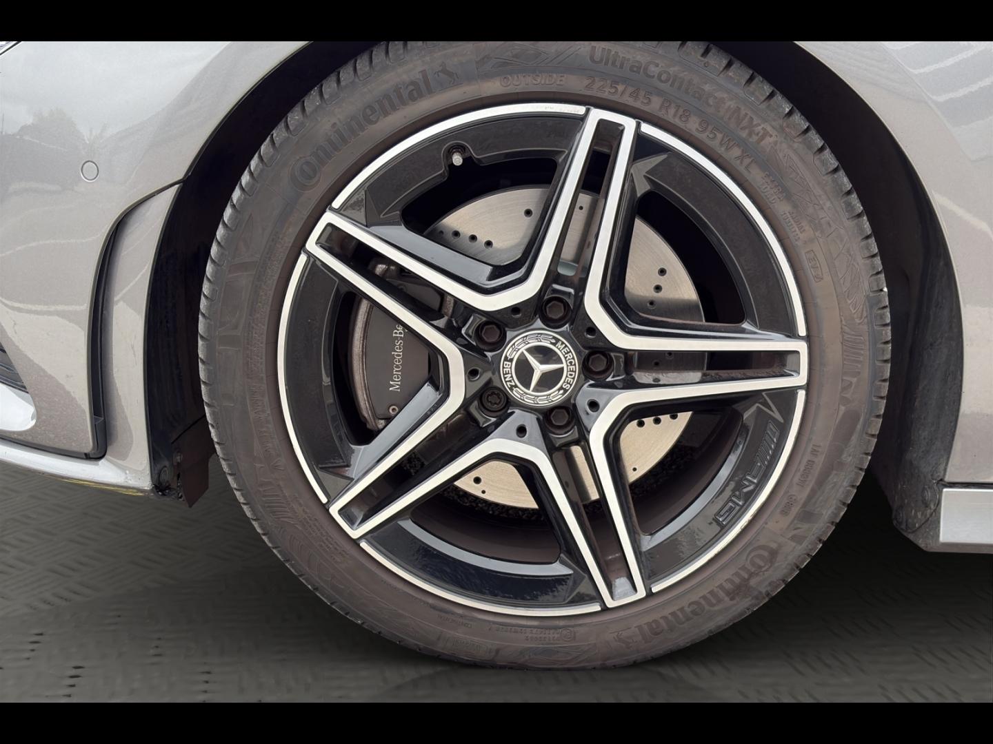 Image MERCEDES-BENZ CLA 200 d 150ch AMG Line 8G-DCT 8cv