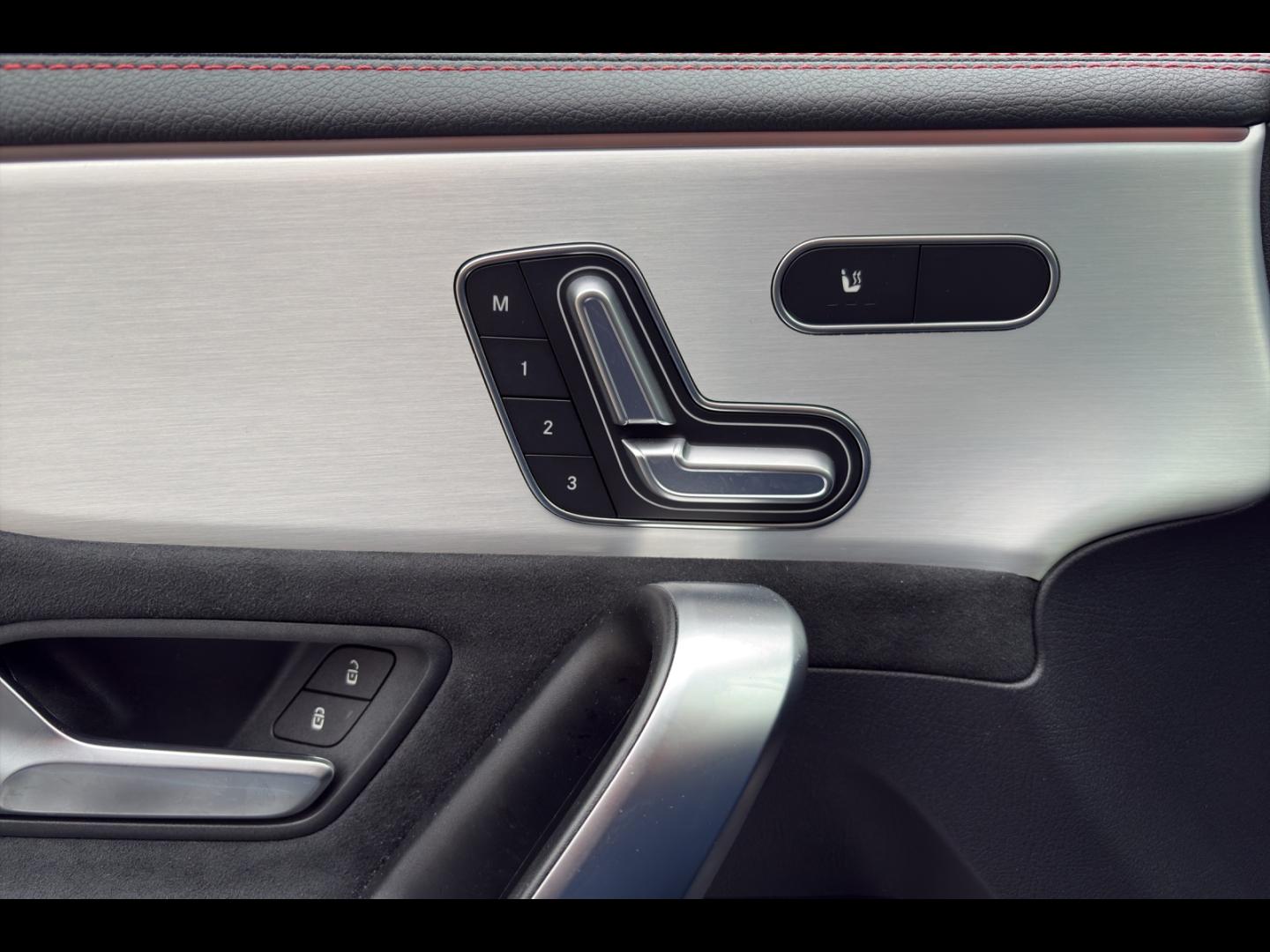 Image MERCEDES-BENZ CLA 200 d 150ch AMG Line 8G-DCT 8cv