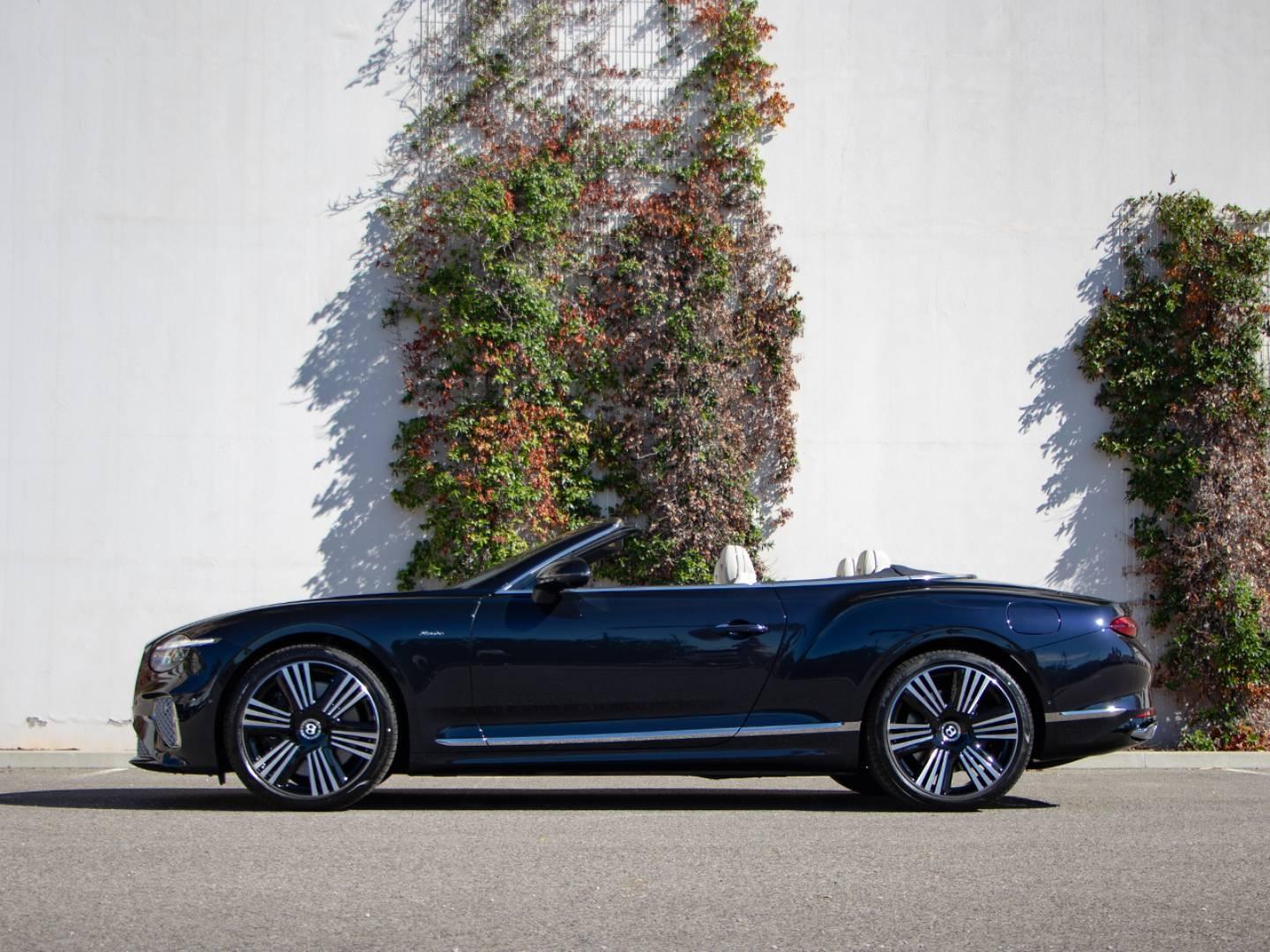 Image BENTLEY CONTINENTAL GTC Azure V8 4.0 Hybrid 680ch