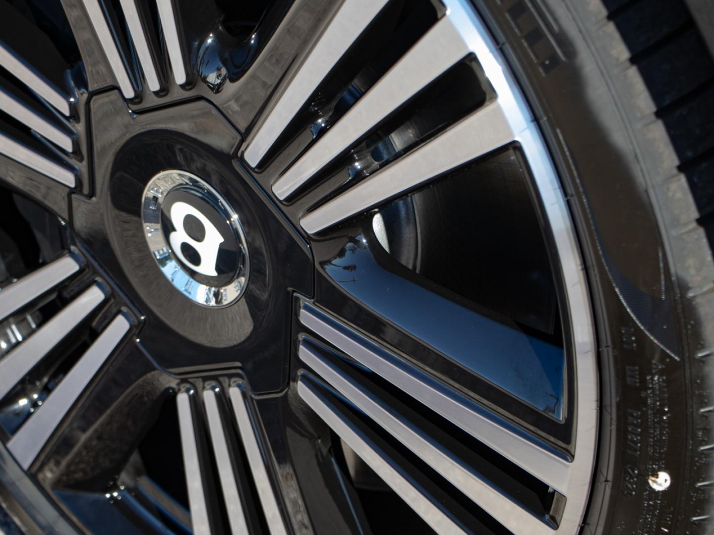 Image BENTLEY CONTINENTAL GTC Azure V8 4.0 Hybrid 680ch