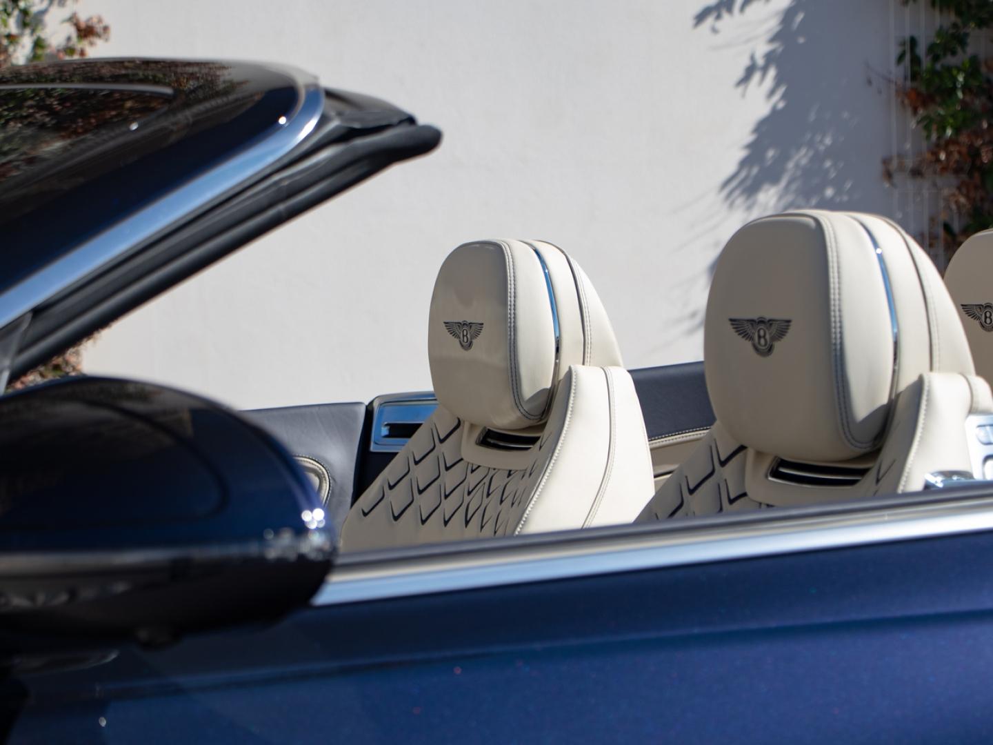 Image BENTLEY CONTINENTAL GTC Azure V8 4.0 Hybrid 680ch