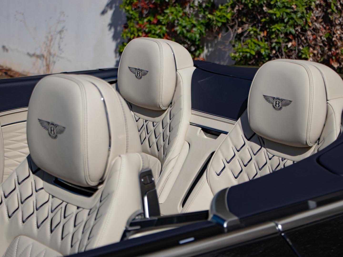 Image BENTLEY CONTINENTAL GTC Azure V8 4.0 Hybrid 680ch